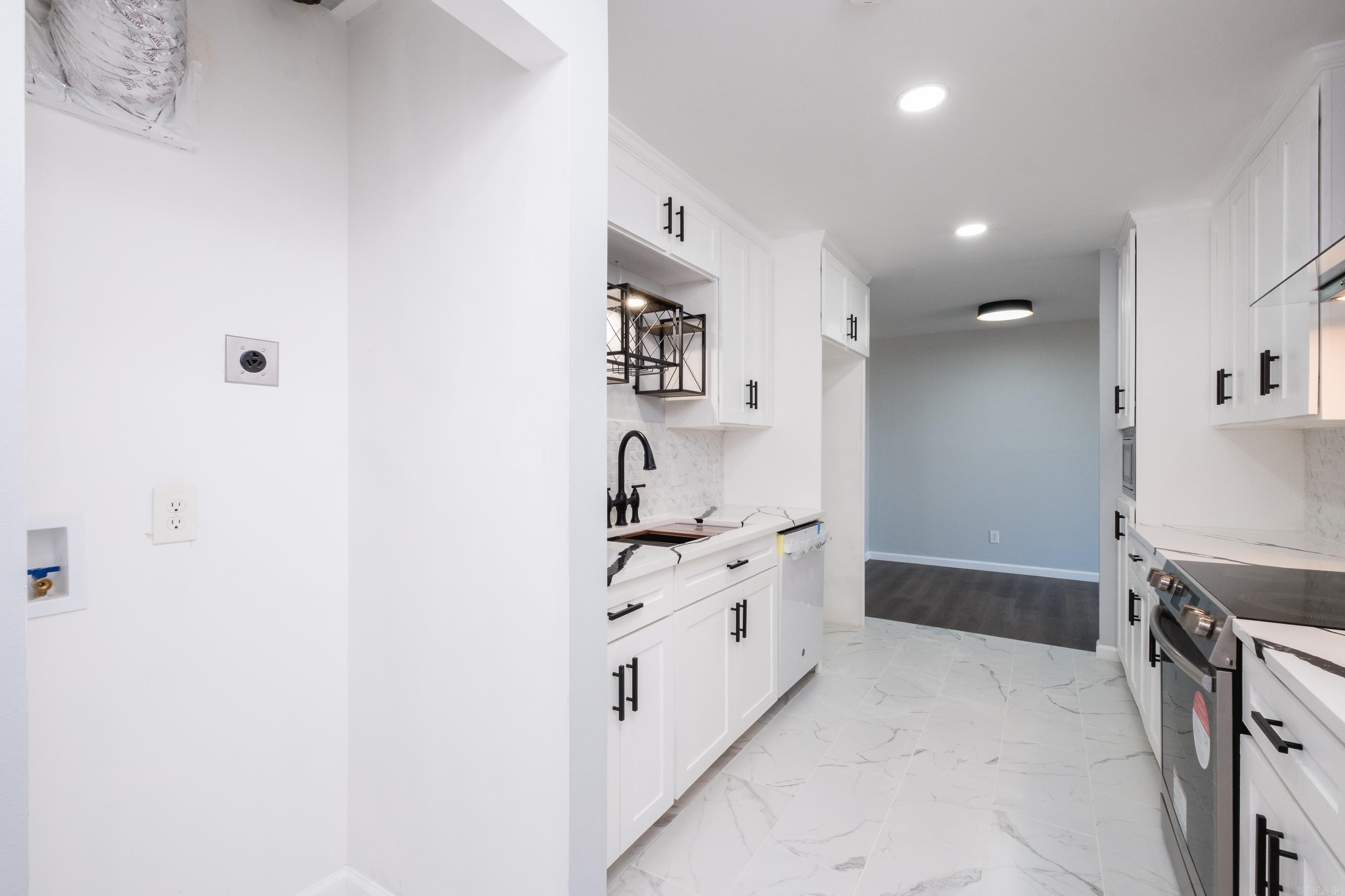 SUNNYMEADE - Residential