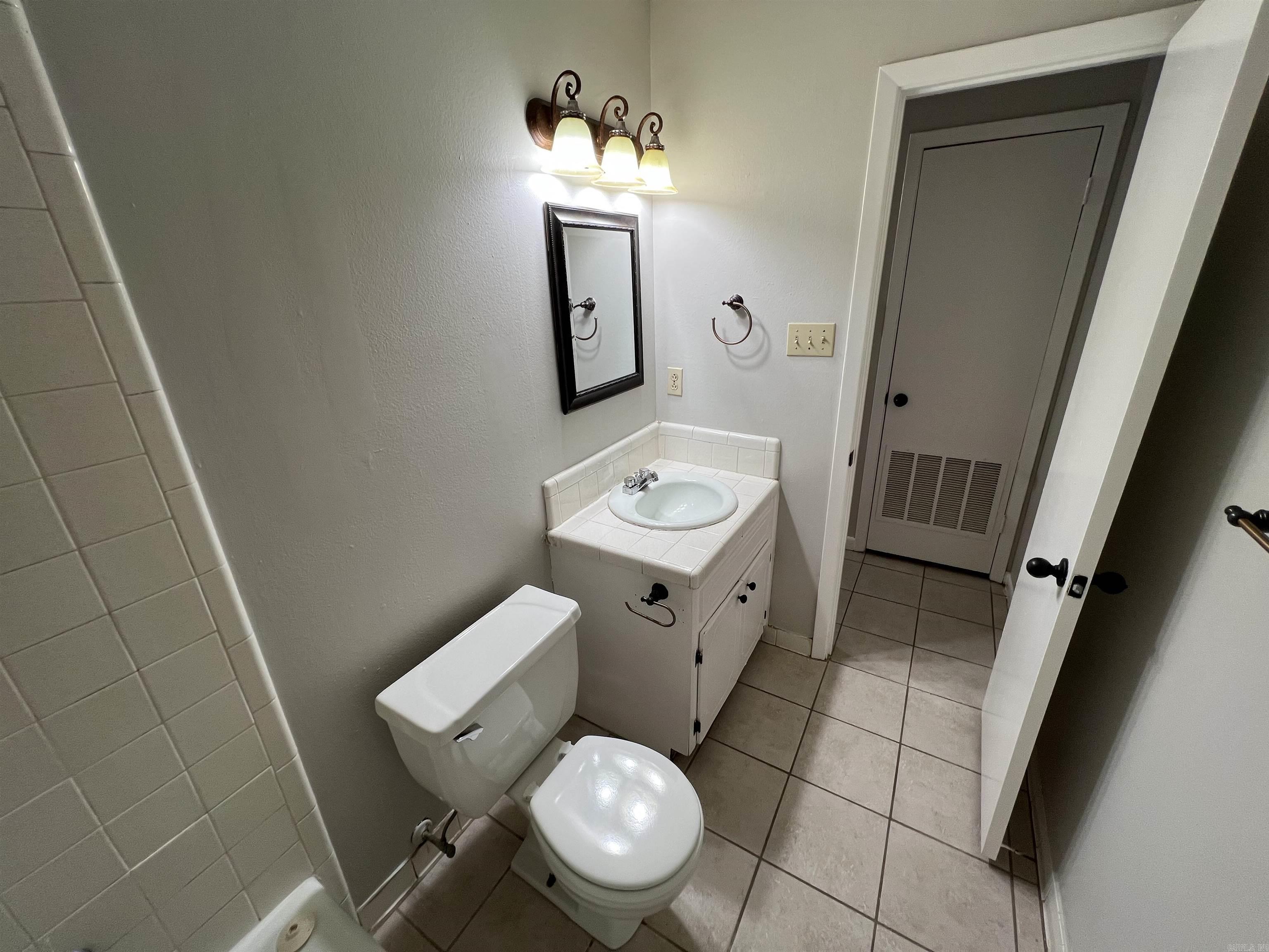 Hill Crest - Residential Lease