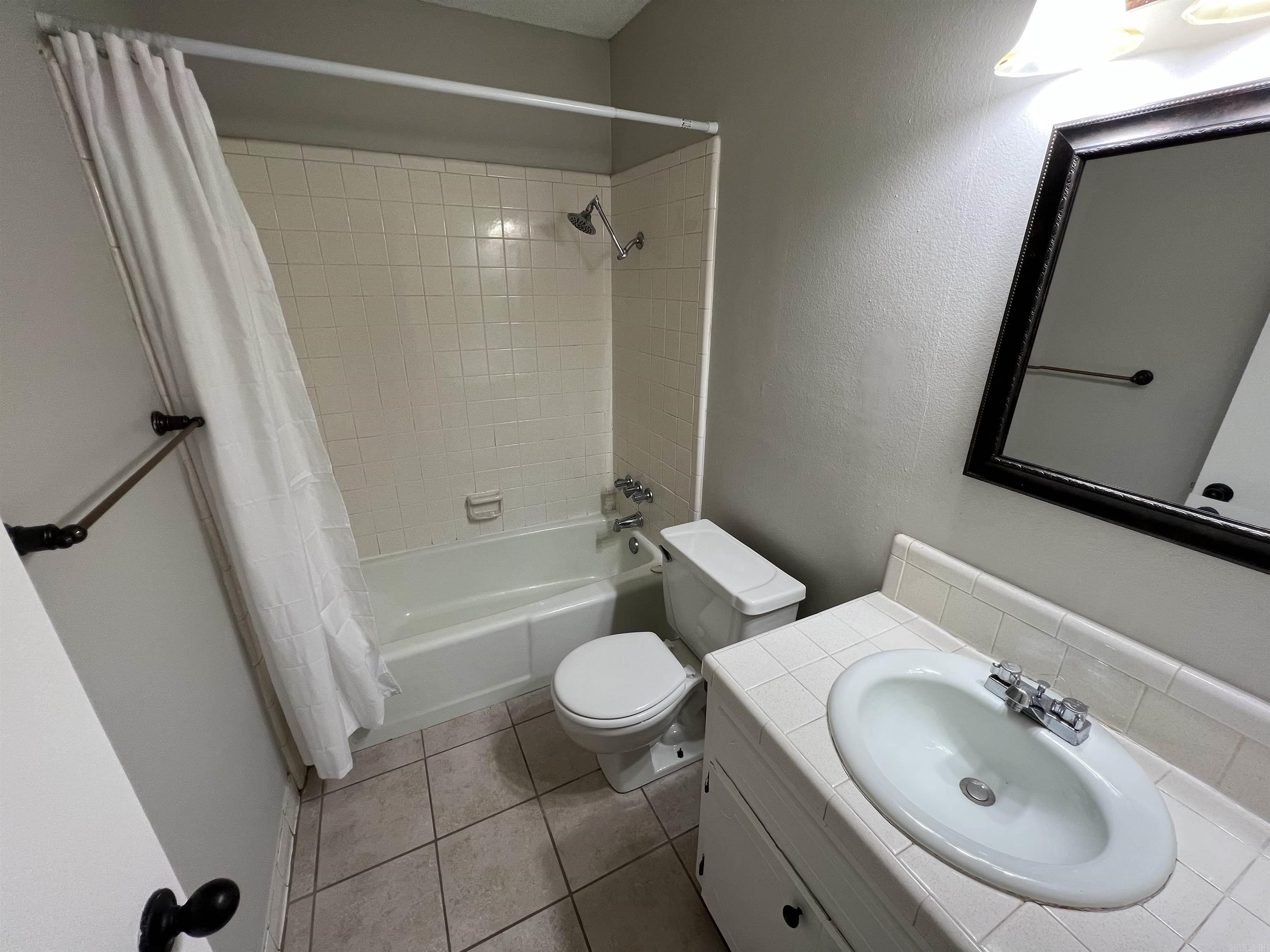 Hill Crest - Residential Lease