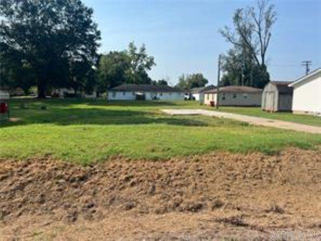 Build your dream home in the perfect small-town setting! This residential lot is centrally located near schools, hospital, Walmart, restaurants, and shopping. Utilities nearby for easy building. Enjoy the charm of Dardanelle with quick access to Lake Dardanelle and Mount Nebo State Park. Endless potential – don’t miss it!