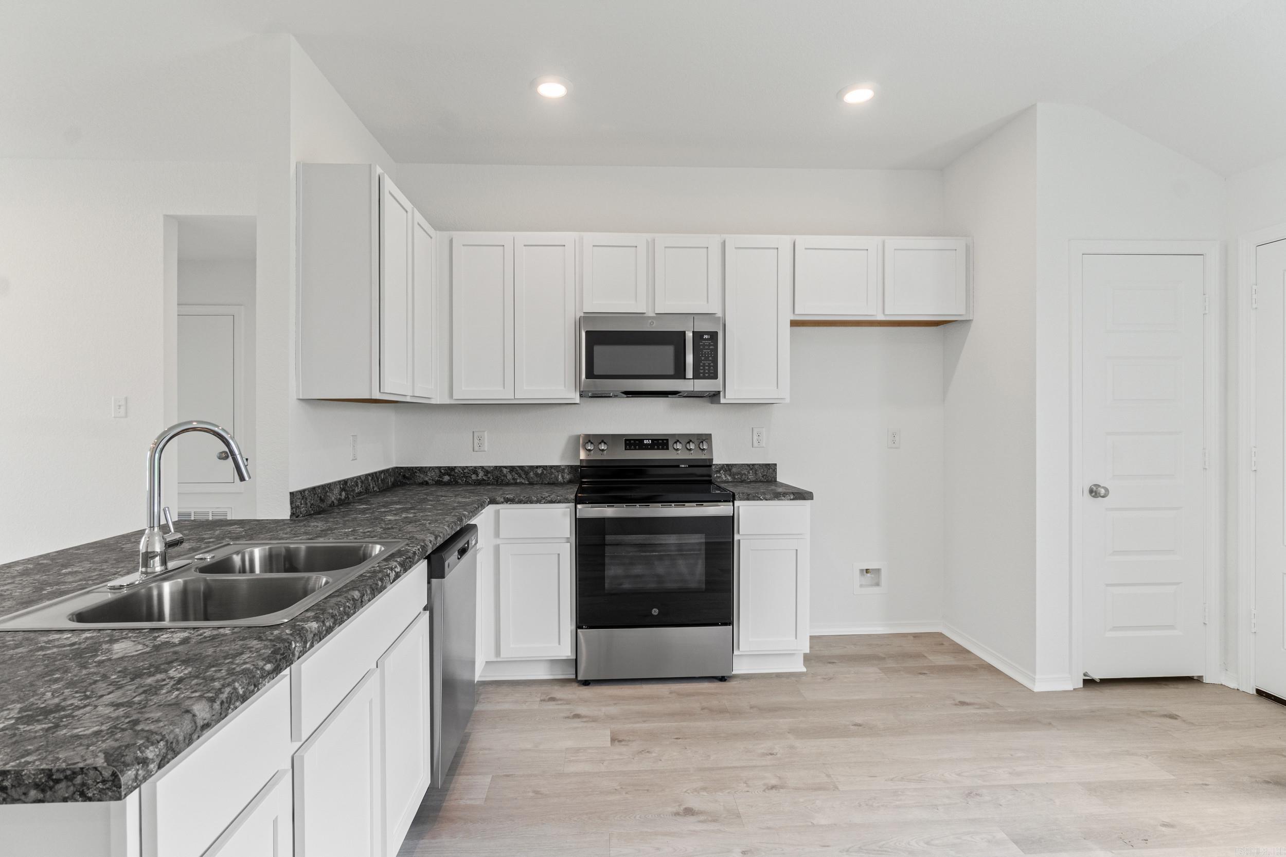 SOUTHFORK RANCH S/D PH I - Residential