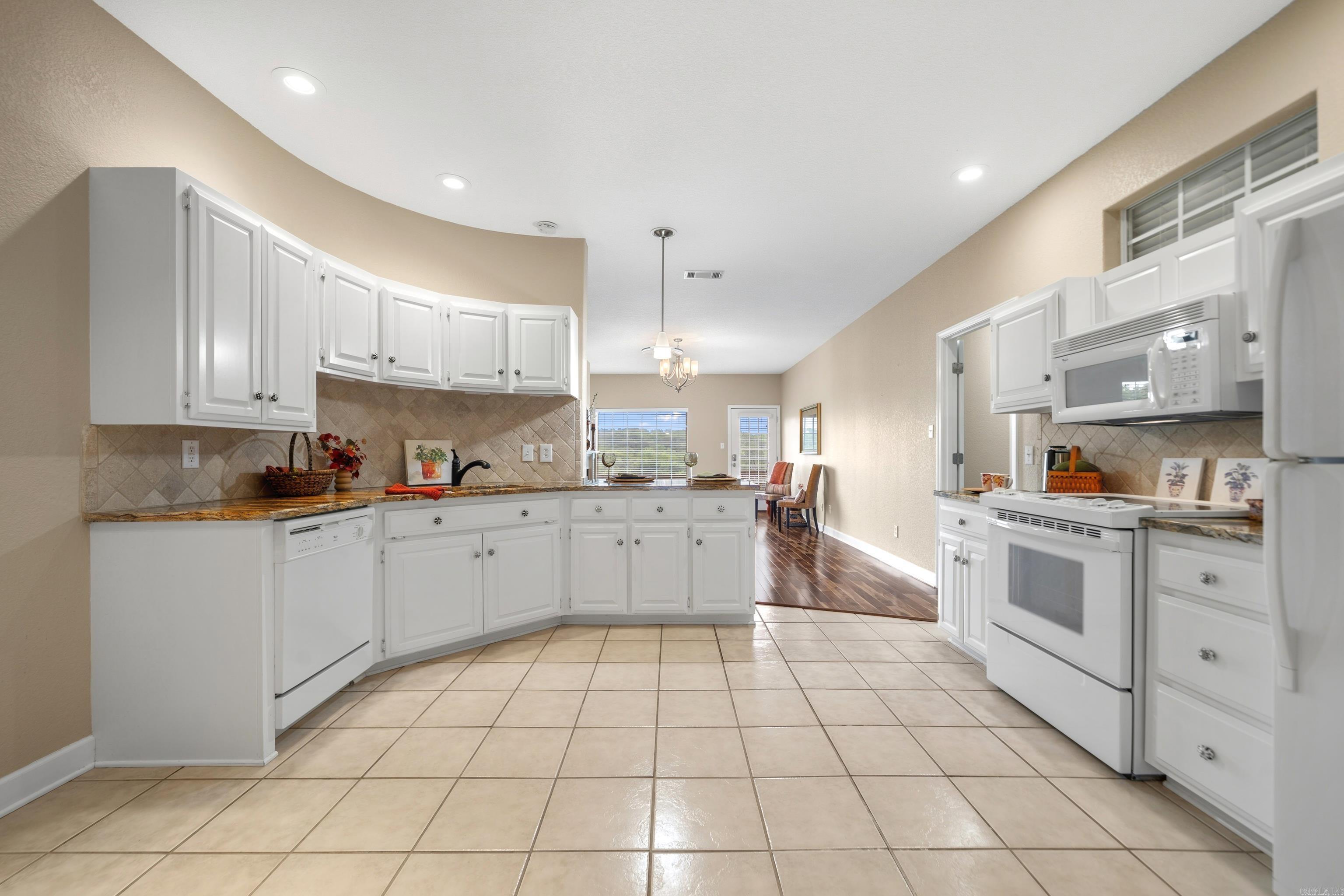 VISTA VILLAS - Residential