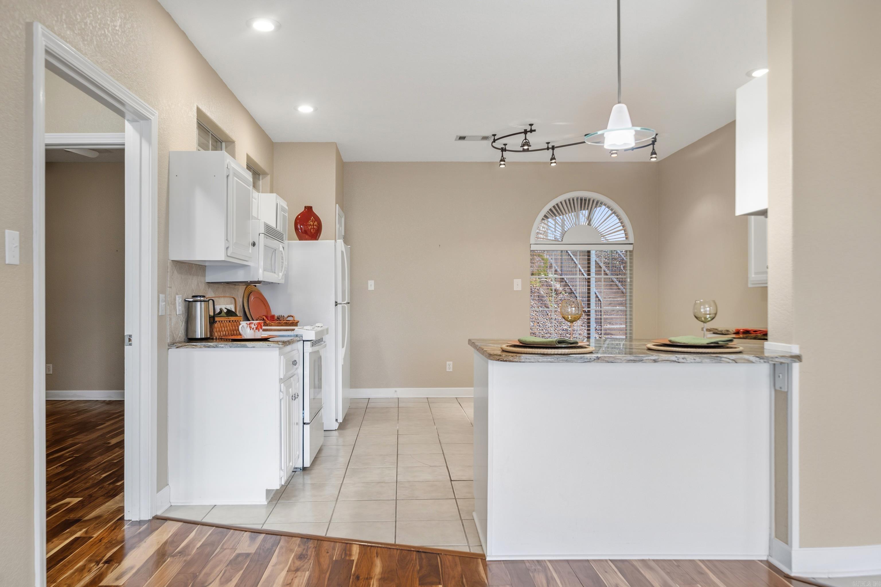 VISTA VILLAS - Residential