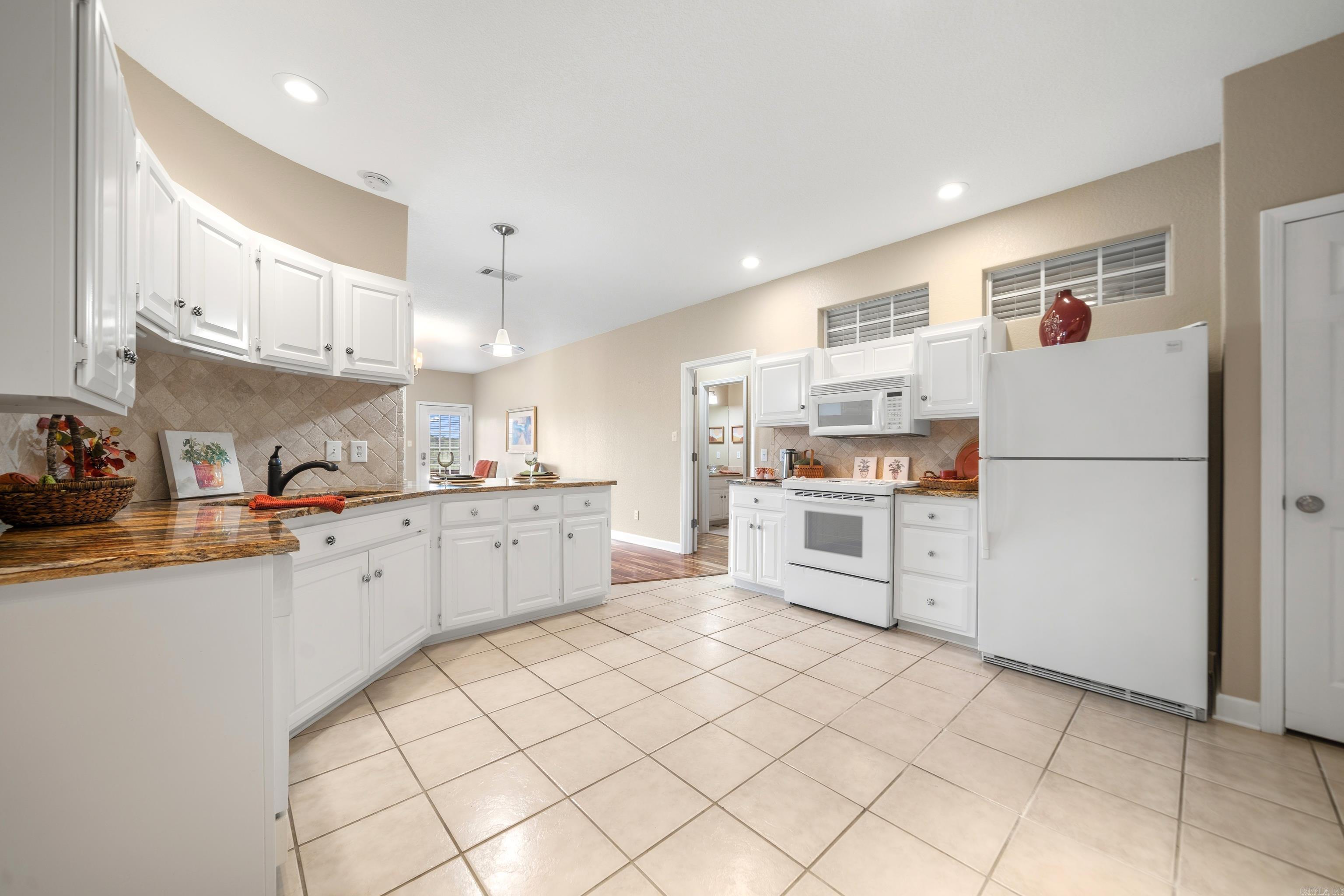 VISTA VILLAS - Residential
