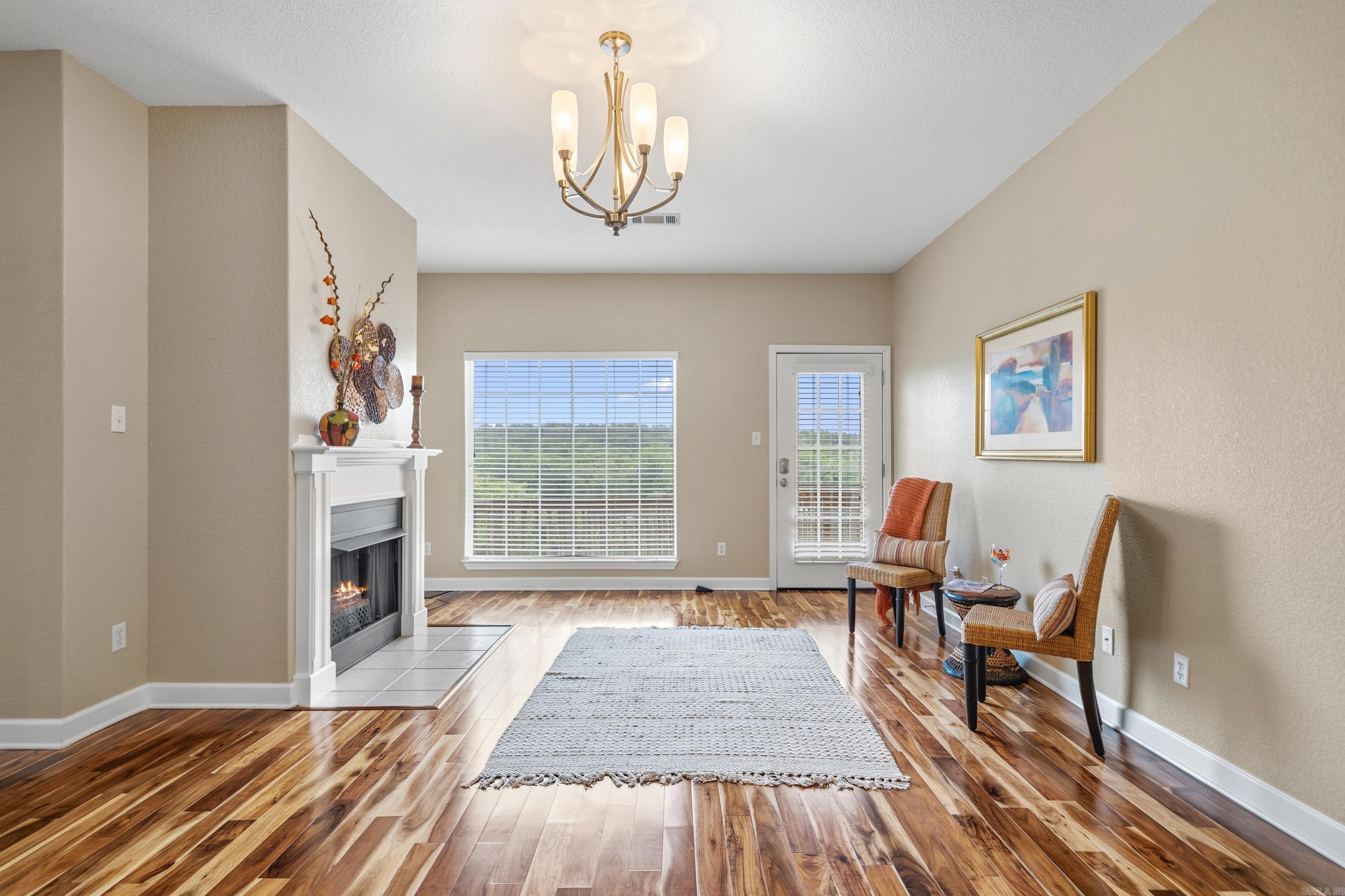 VISTA VILLAS - Residential