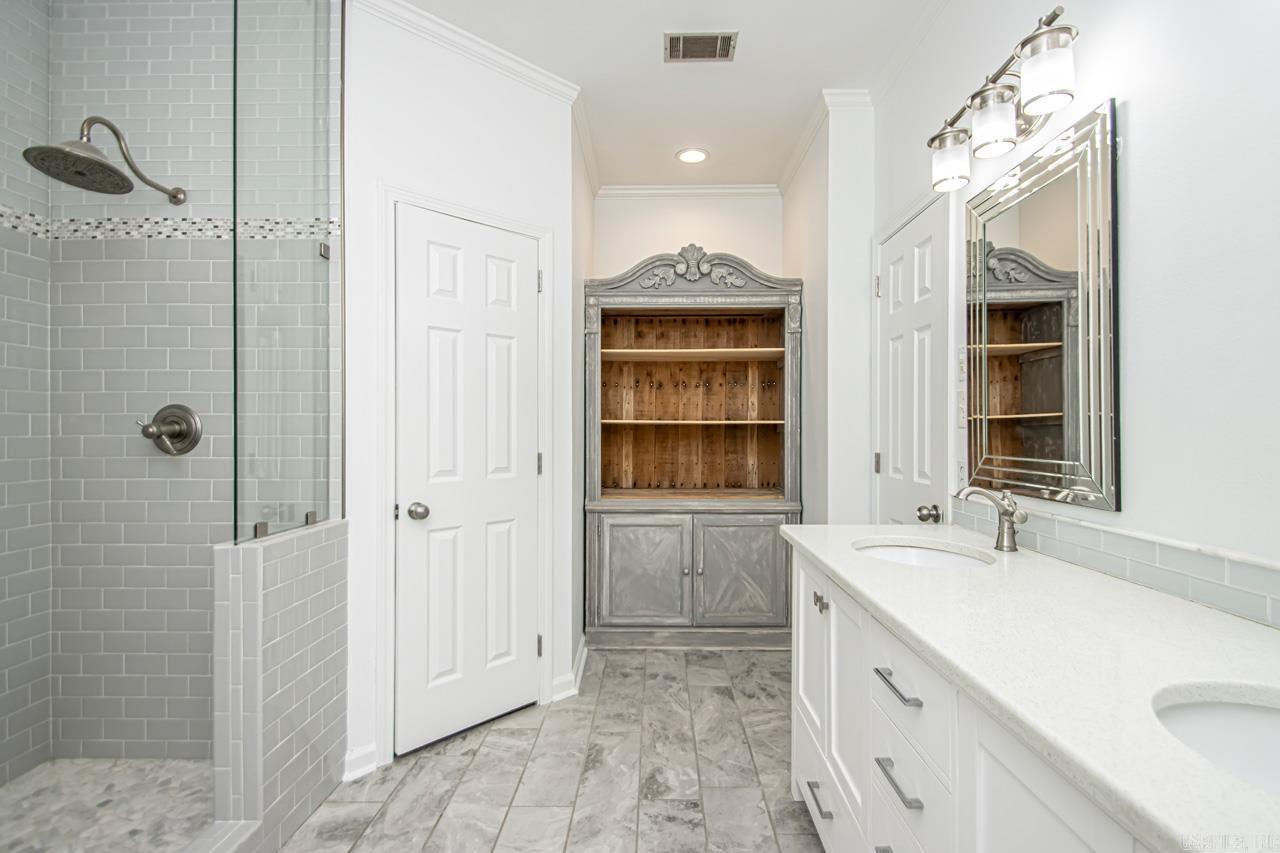 COUNTRY CLUB OF ARK THE - Residential