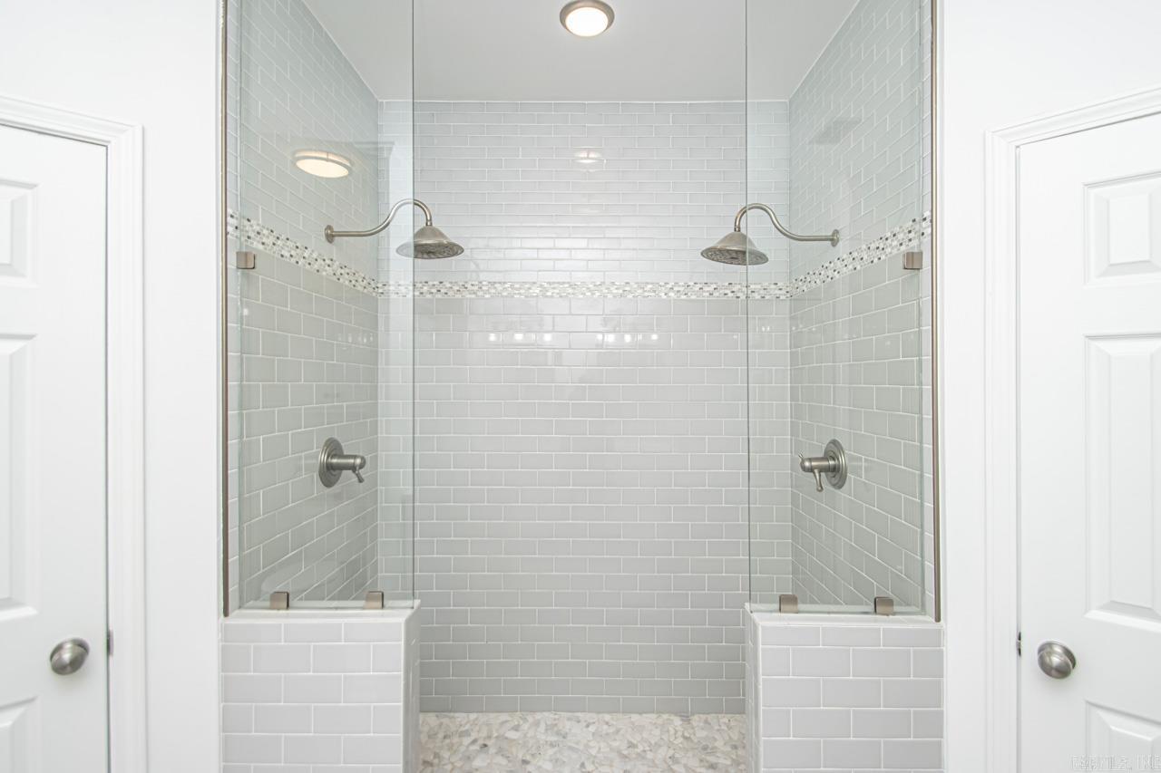 COUNTRY CLUB OF ARK THE - Residential