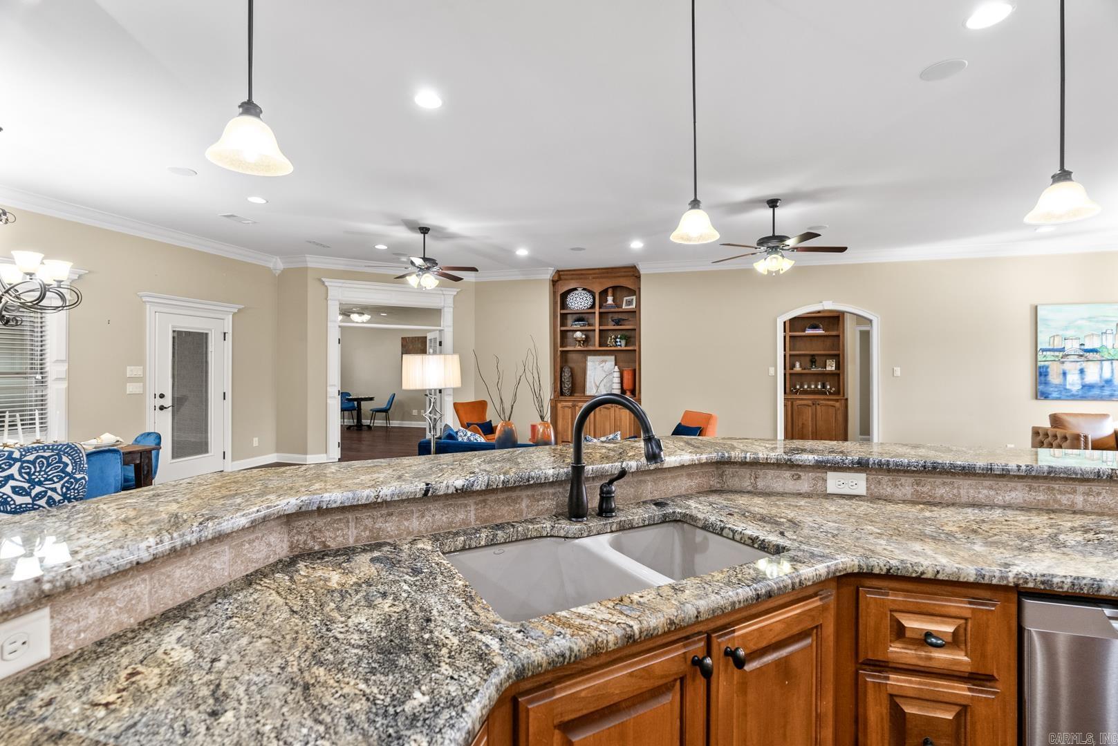 HUNTINGTON COVE - Residential