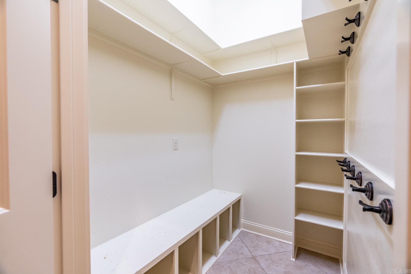 HUNTINGTON COVE - Residential