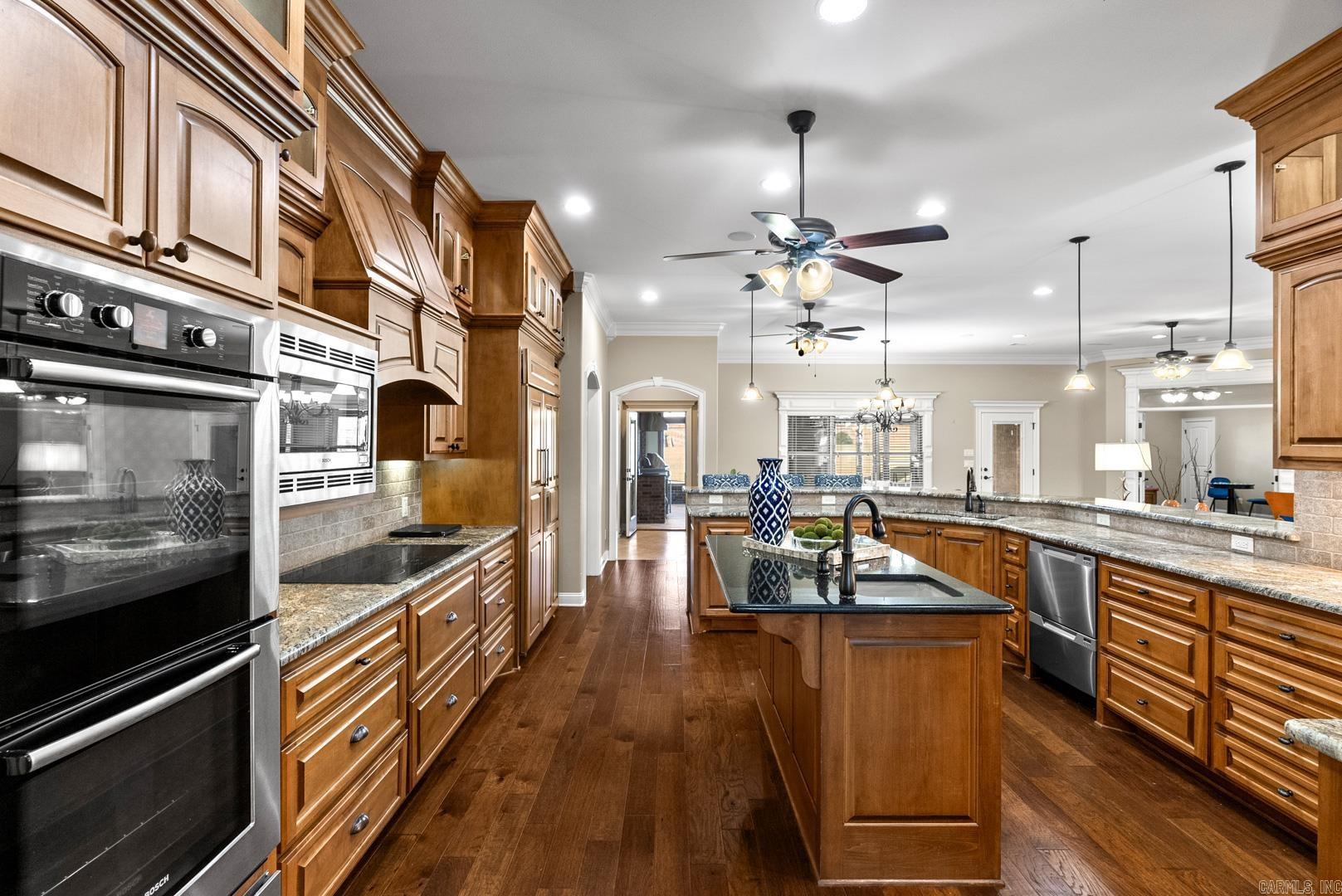 HUNTINGTON COVE - Residential