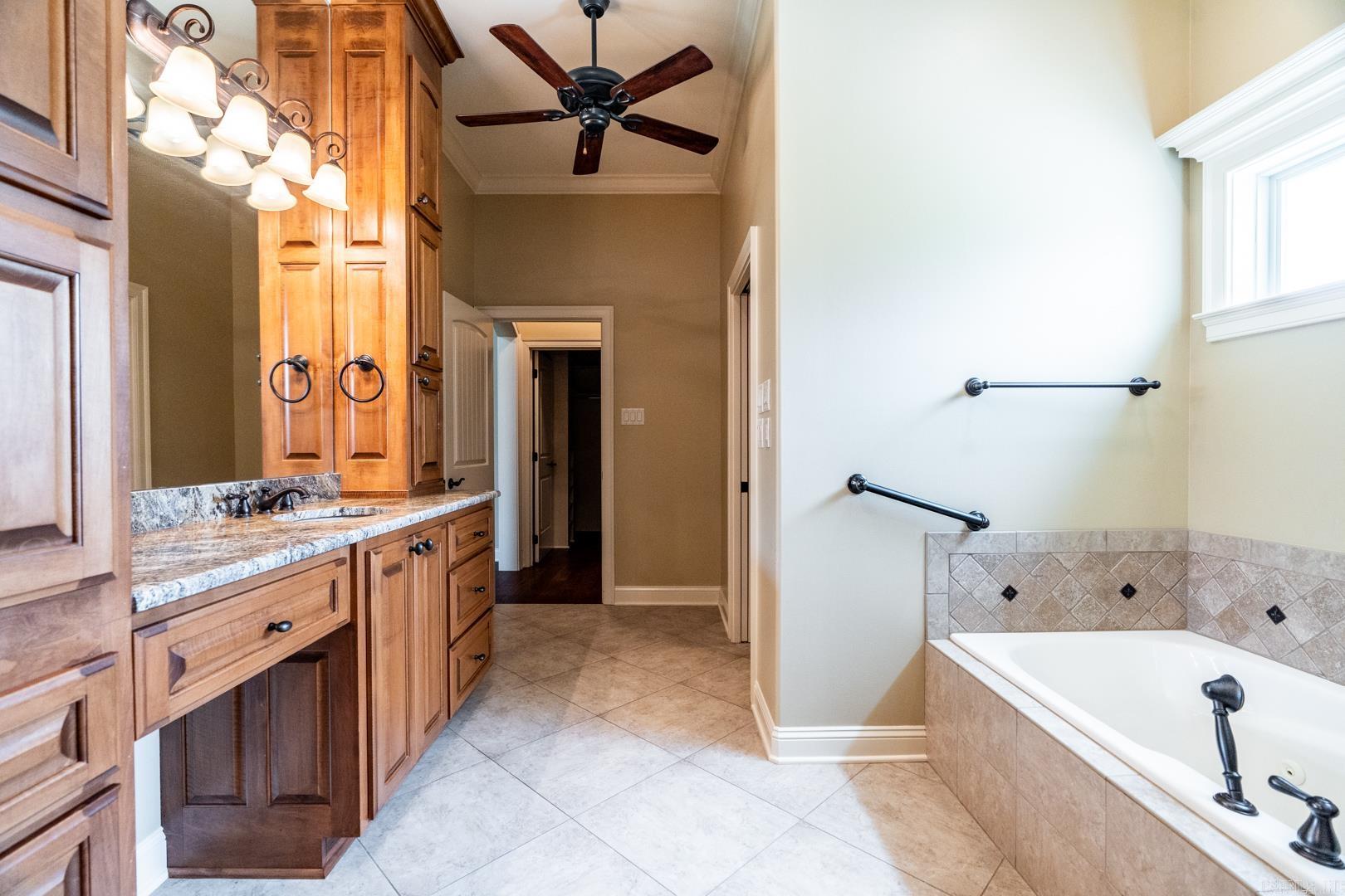 HUNTINGTON COVE - Residential