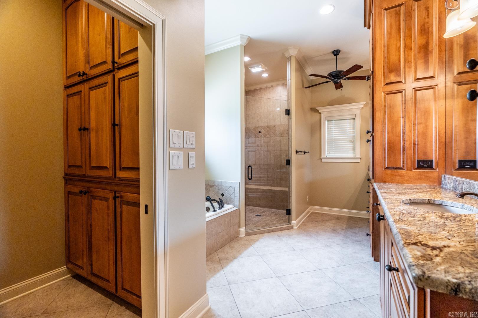 HUNTINGTON COVE - Residential