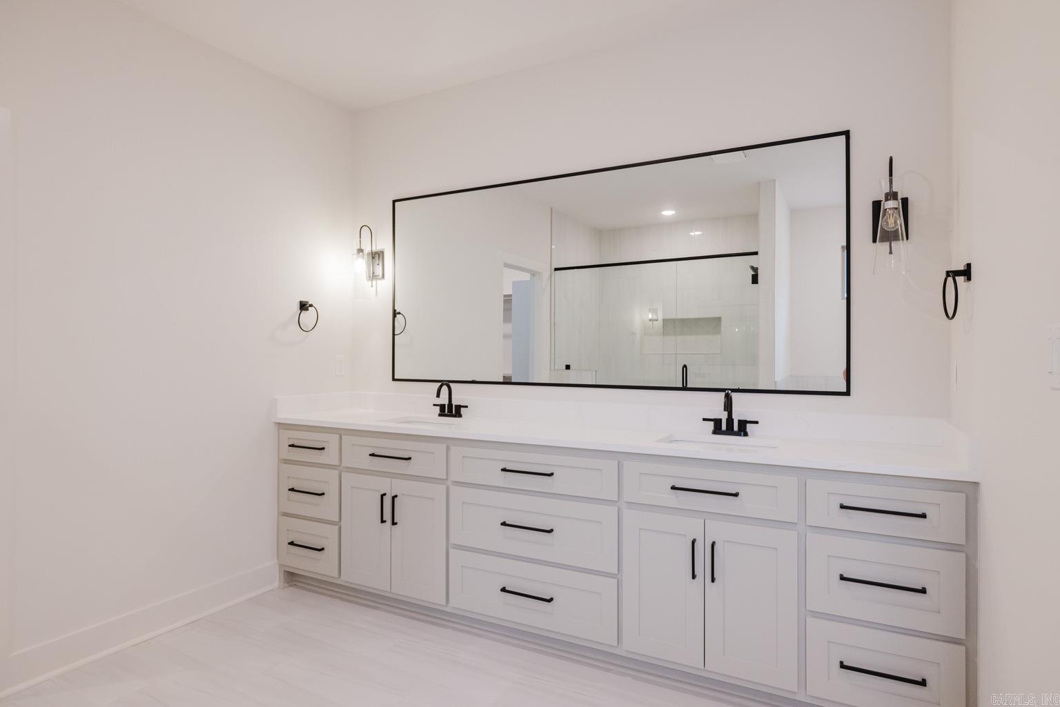 MIDTOWN BRYANT - Residential