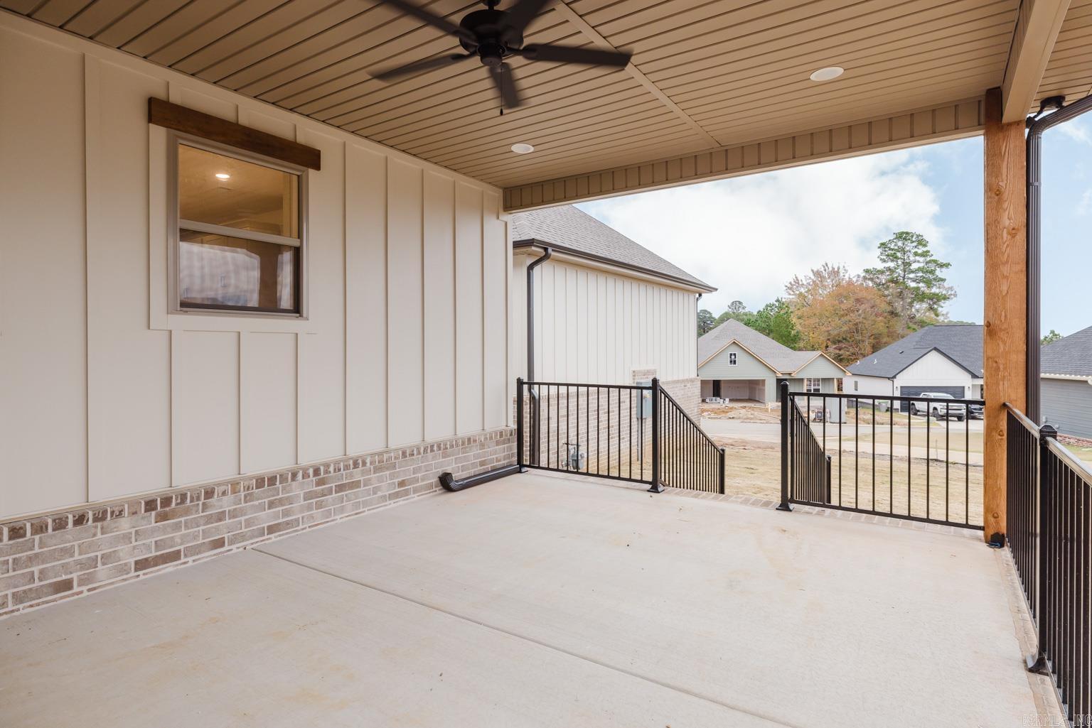 MIDTOWN BRYANT - Residential