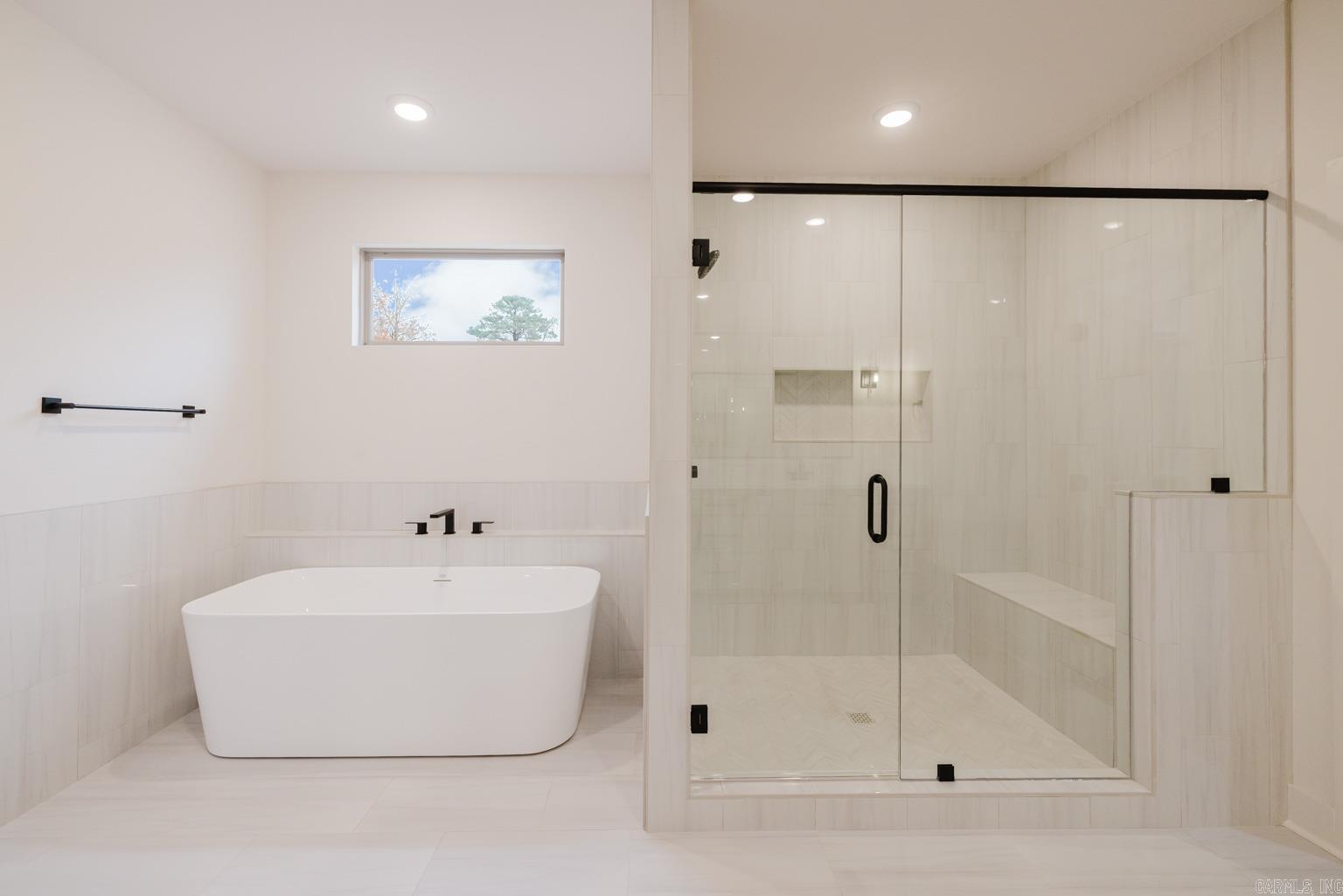 MIDTOWN BRYANT - Residential