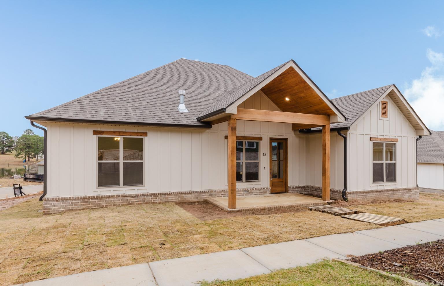 MIDTOWN BRYANT - Residential