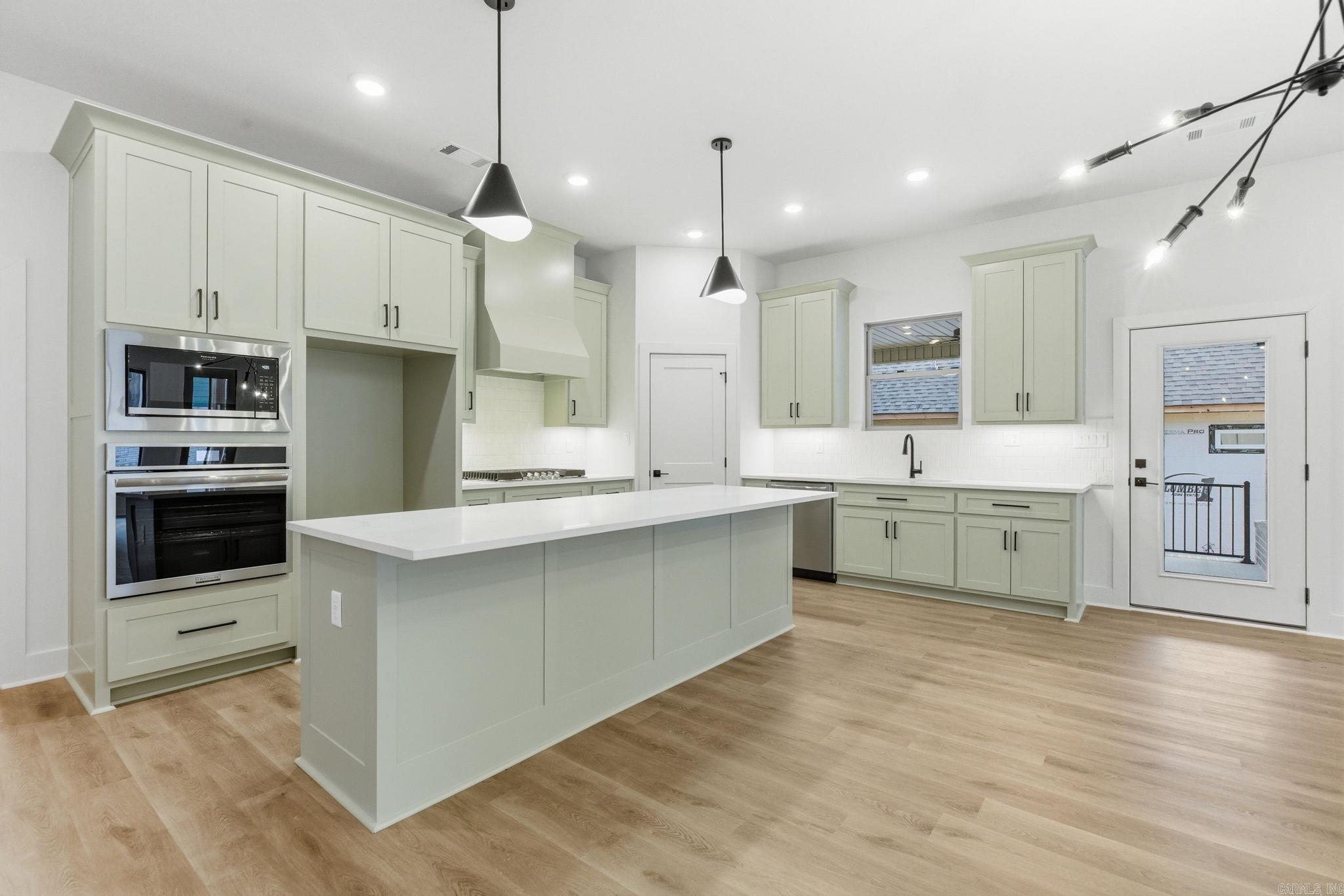 MIDTOWN BRYANT - Residential