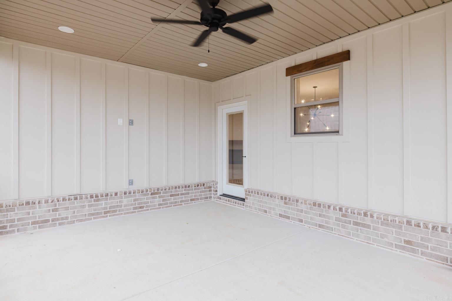 MIDTOWN BRYANT - Residential