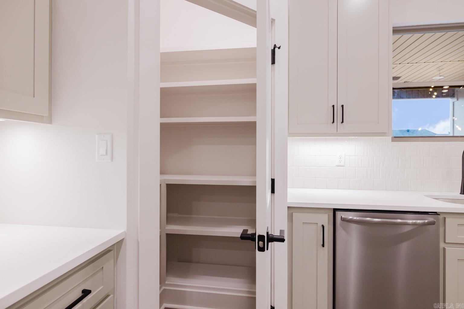 MIDTOWN BRYANT - Residential