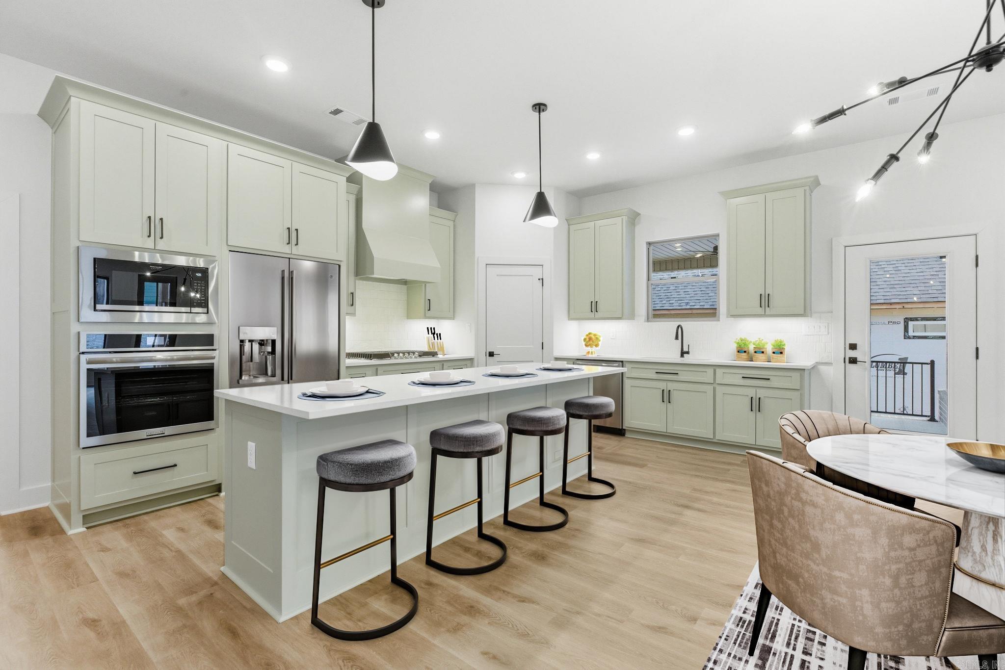 MIDTOWN BRYANT - Residential