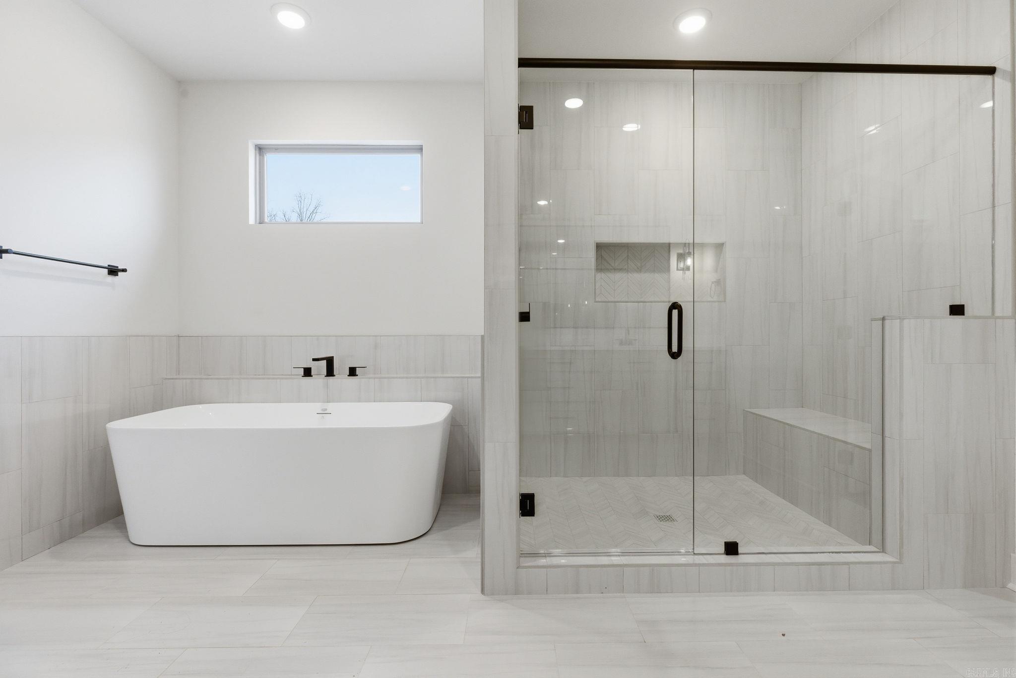 MIDTOWN BRYANT - Residential