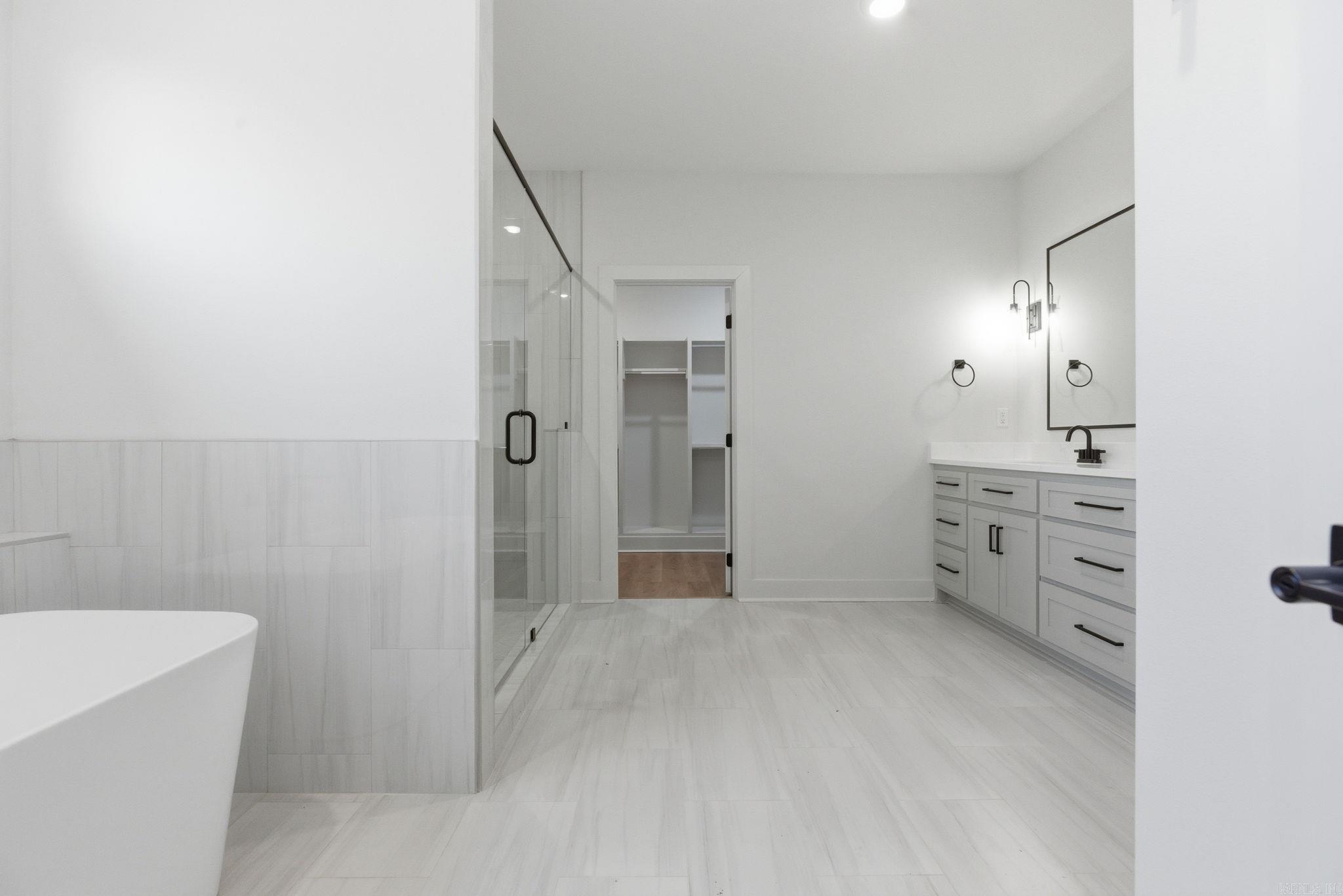 MIDTOWN BRYANT - Residential