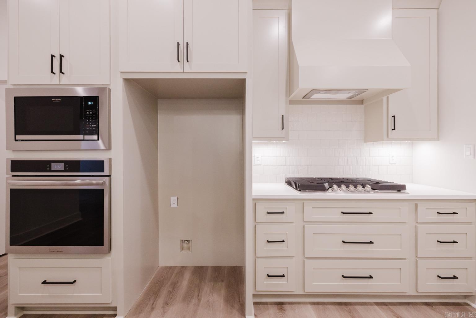 MIDTOWN BRYANT - Residential