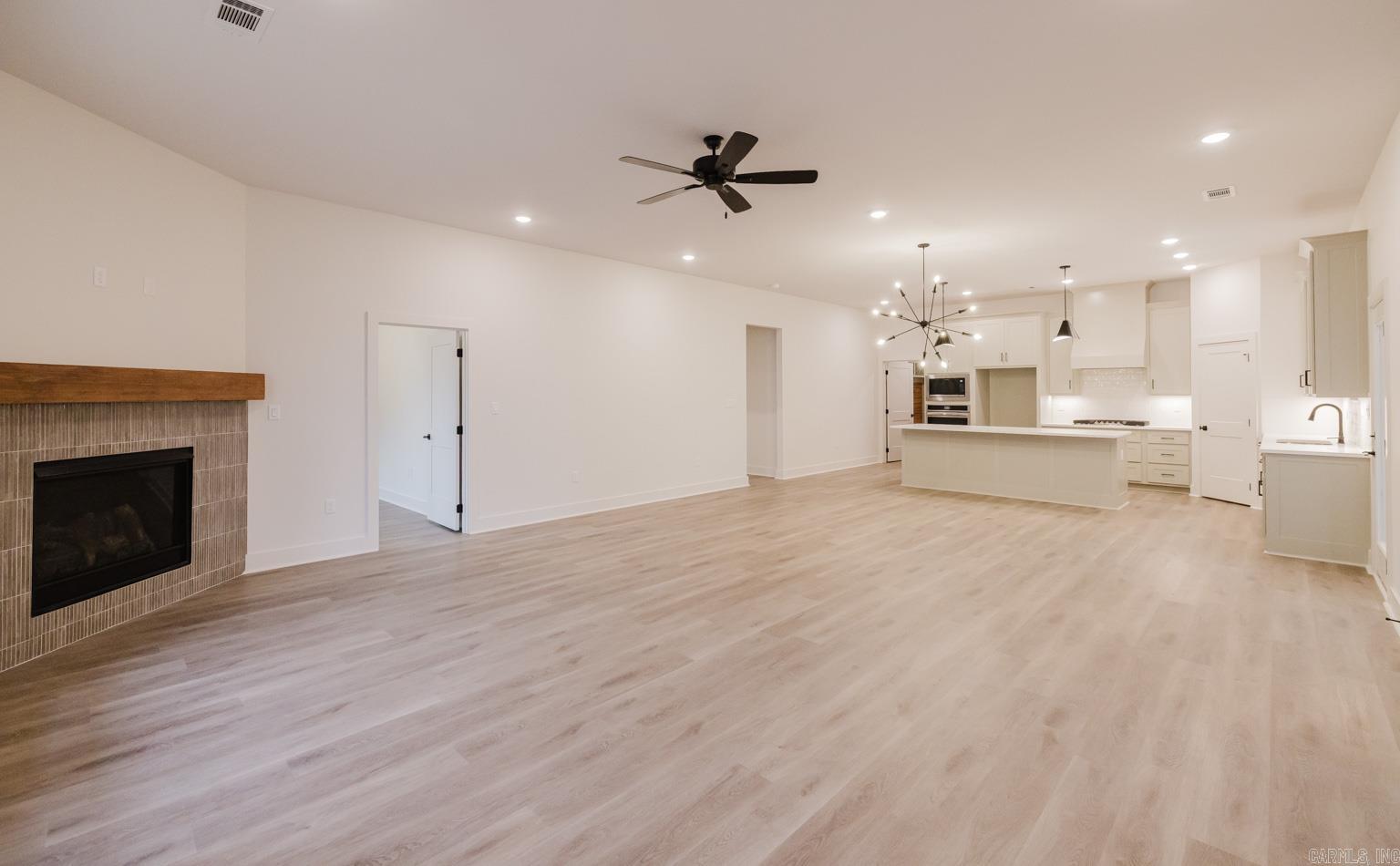 MIDTOWN BRYANT - Residential