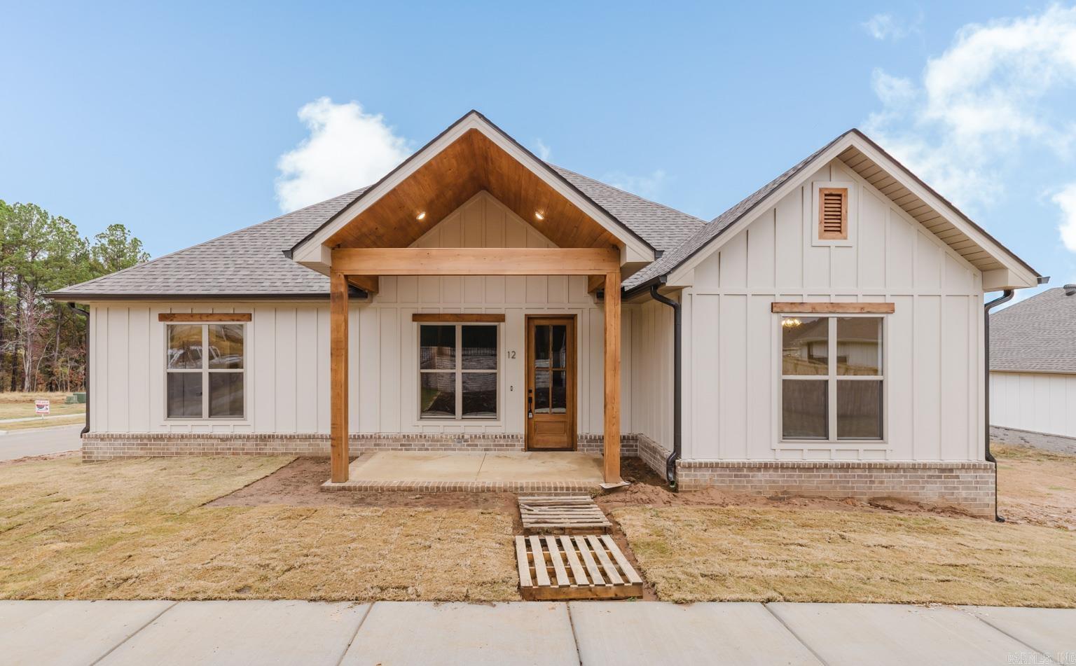 MIDTOWN BRYANT - Residential