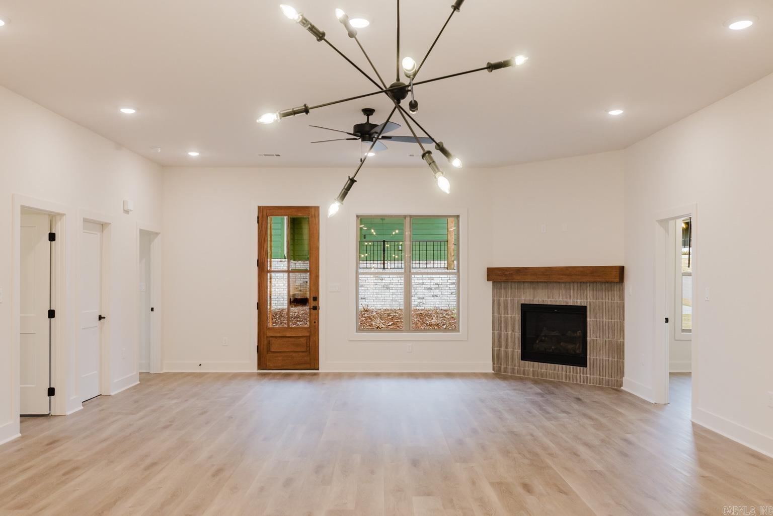 MIDTOWN BRYANT - Residential