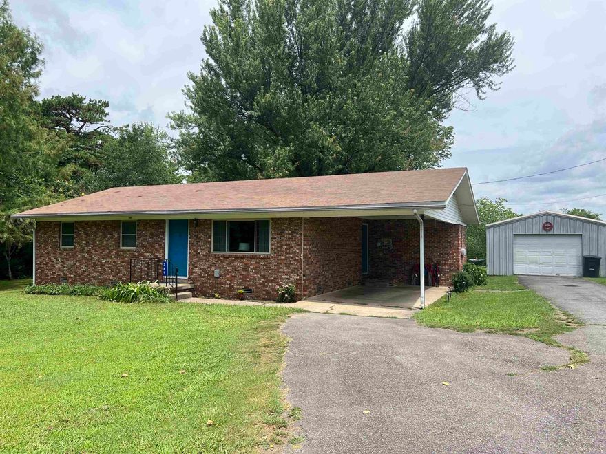 Beautiful home in a private country setting.  Recently remodeled and move in ready.  Large yard with shade trees and a 18x24 shop.