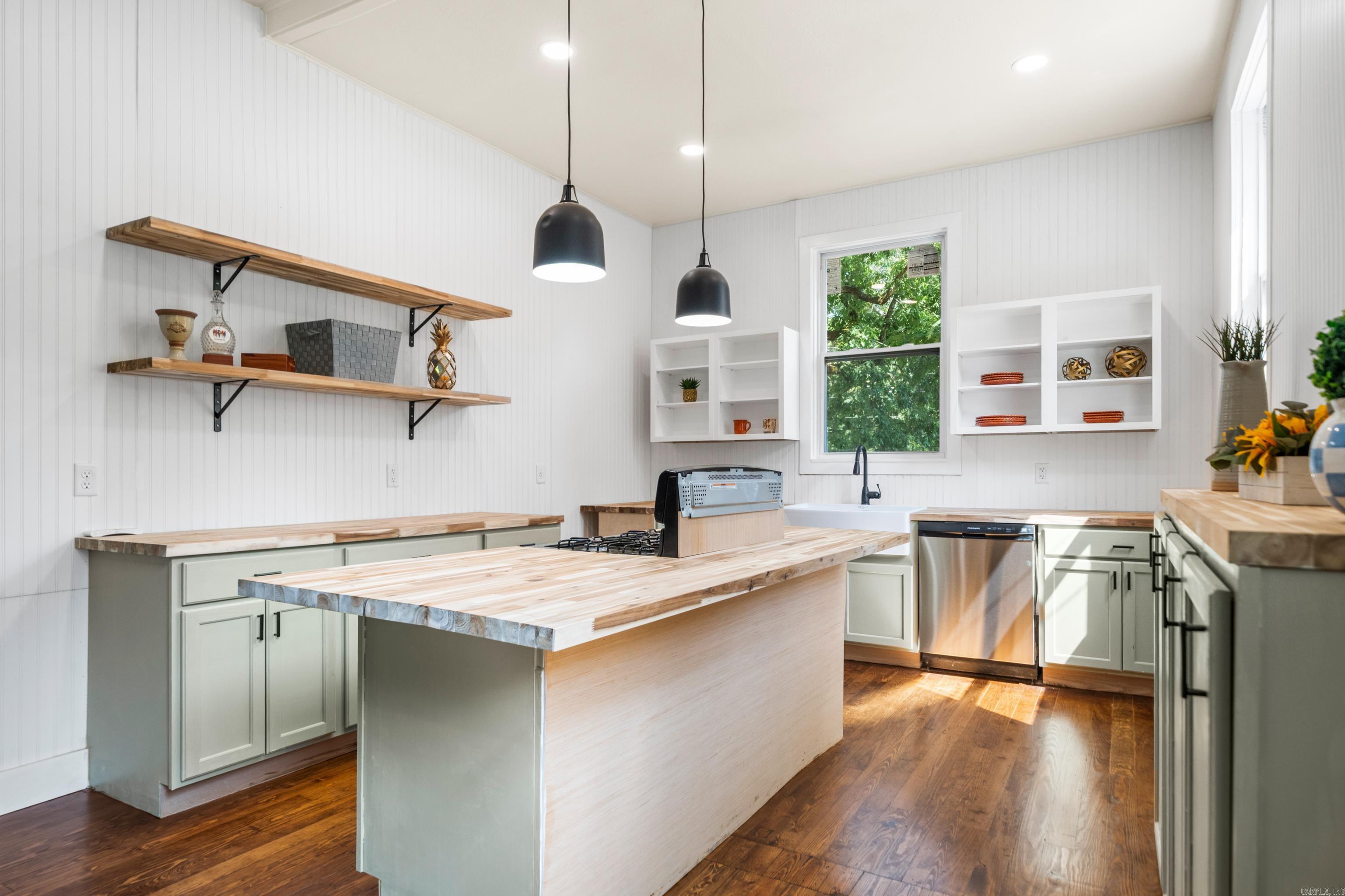 Rector & Moore - Residential
