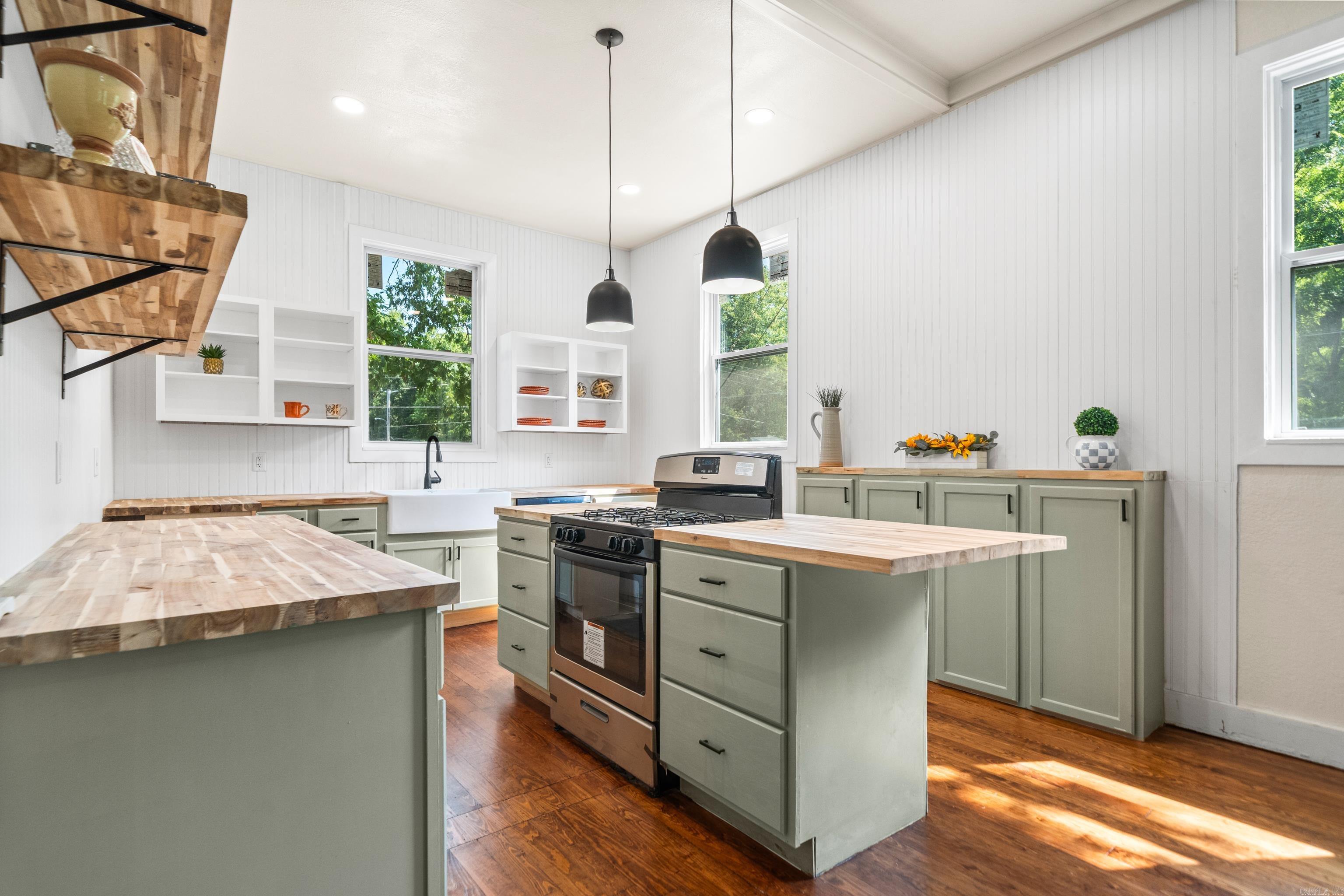 Rector & Moore - Residential