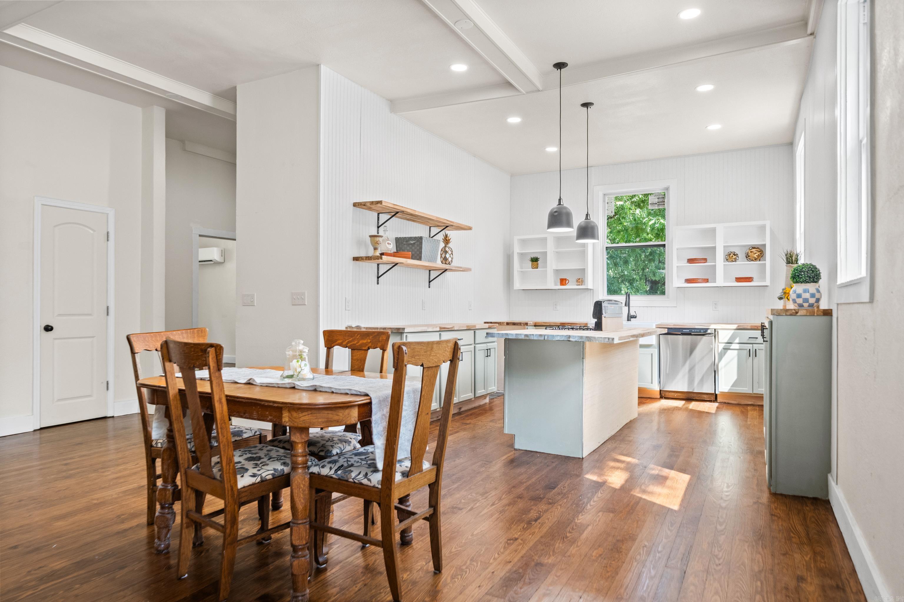 Rector & Moore - Residential