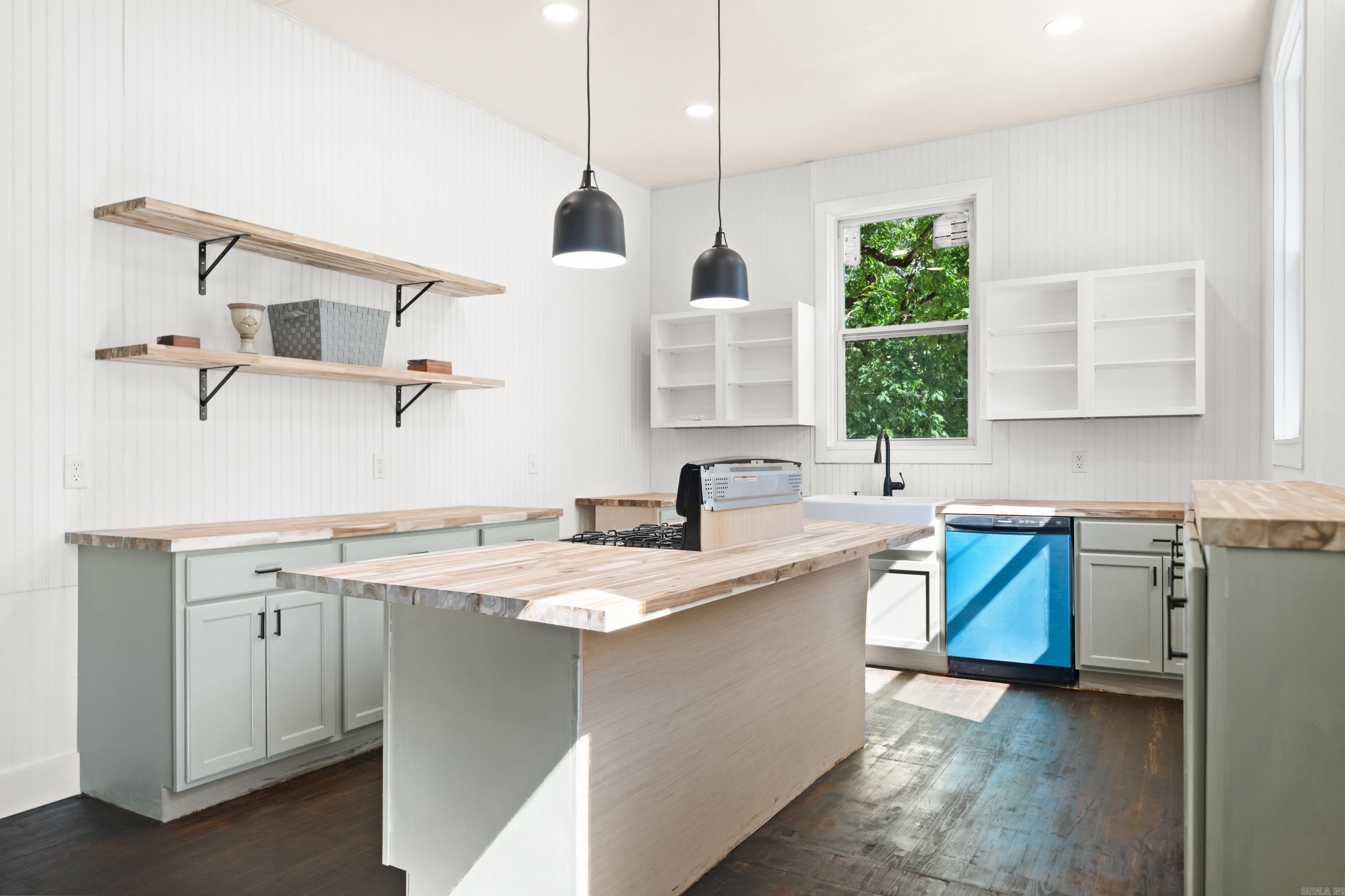 Rector & Moore - Residential