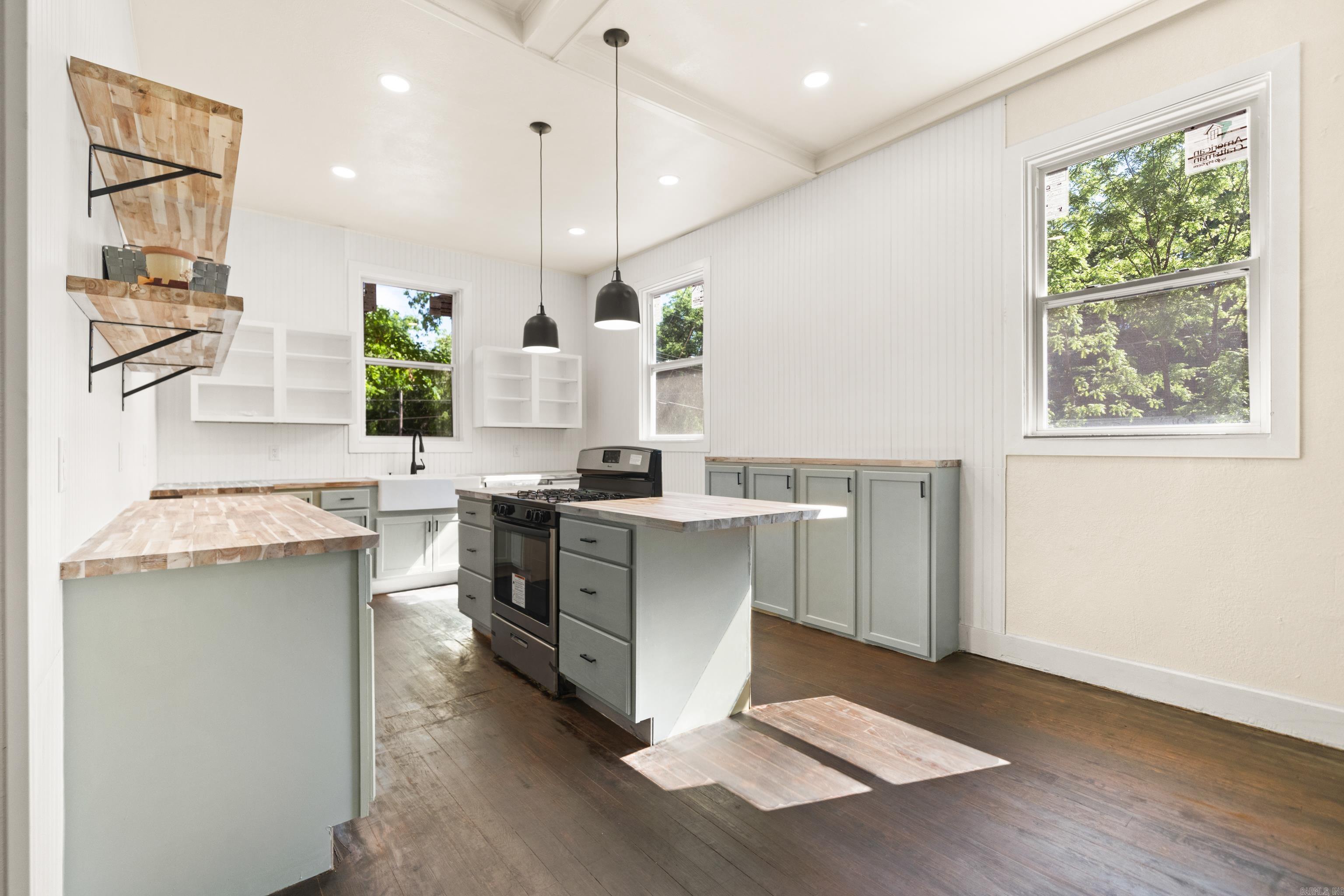 Rector & Moore - Residential