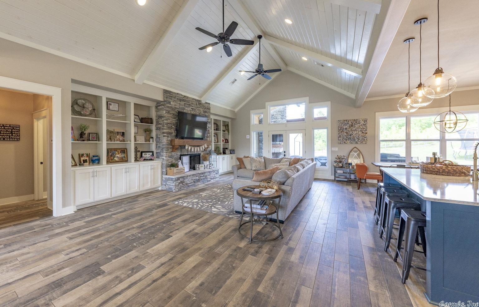 STONEHILL - Residential