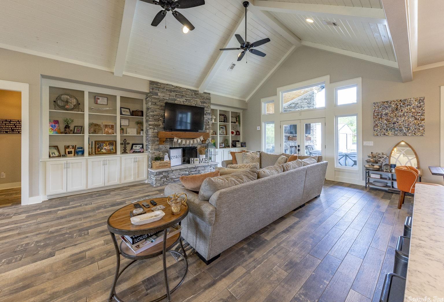 STONEHILL - Residential