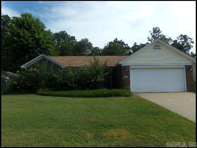 *BRYANT* BEAUTIFUL HOME IN FOREST COVE SUBDIVISION!! This Three Bedroom Two Bathroom Home Features Over 1,800 Square Feet! Stove And Refrigerator In Kitchen! Washer/Dryer Provided! Wood And Tile Flooring Throughout! Two Car Garage For Parking! Fenced In Backyard! PET FRIENDLY!! AVAILABLE NOW!!! <a href='https://raineyrealty.com/virtualtour.php?r=zxm5Fc'> Click here for a 360° Virtual Tour</a>