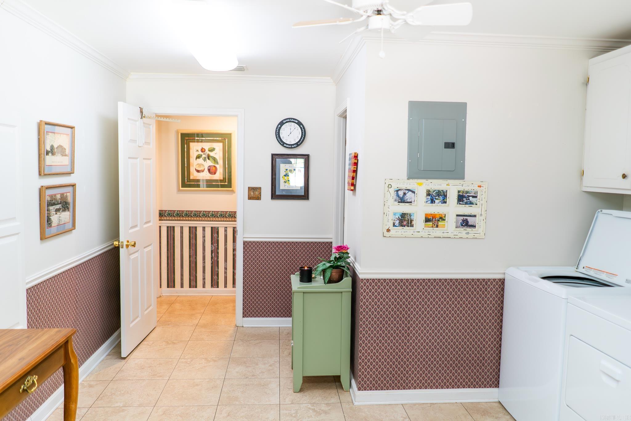 COUNTRY CLUB ESTATES - Residential