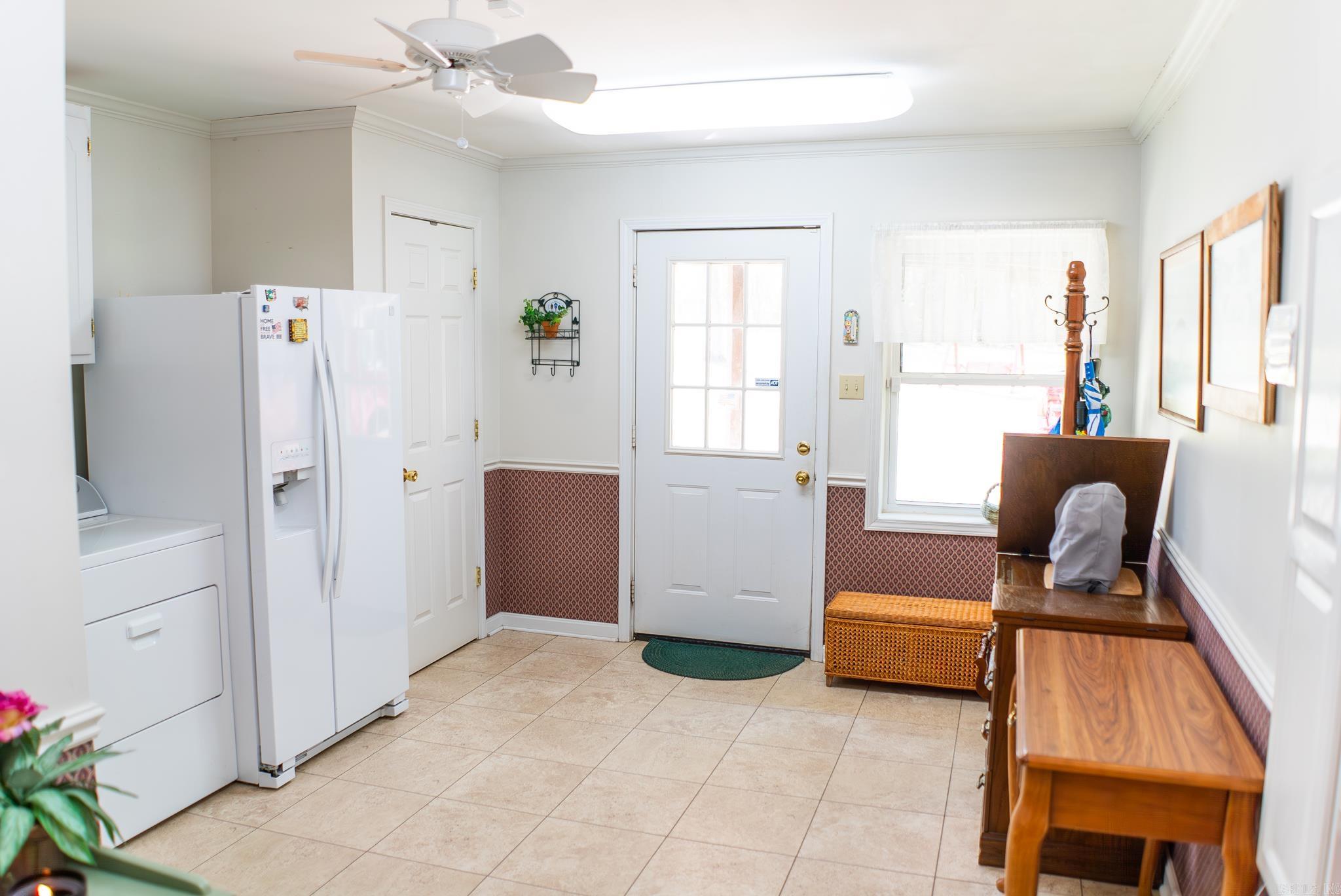 COUNTRY CLUB ESTATES - Residential