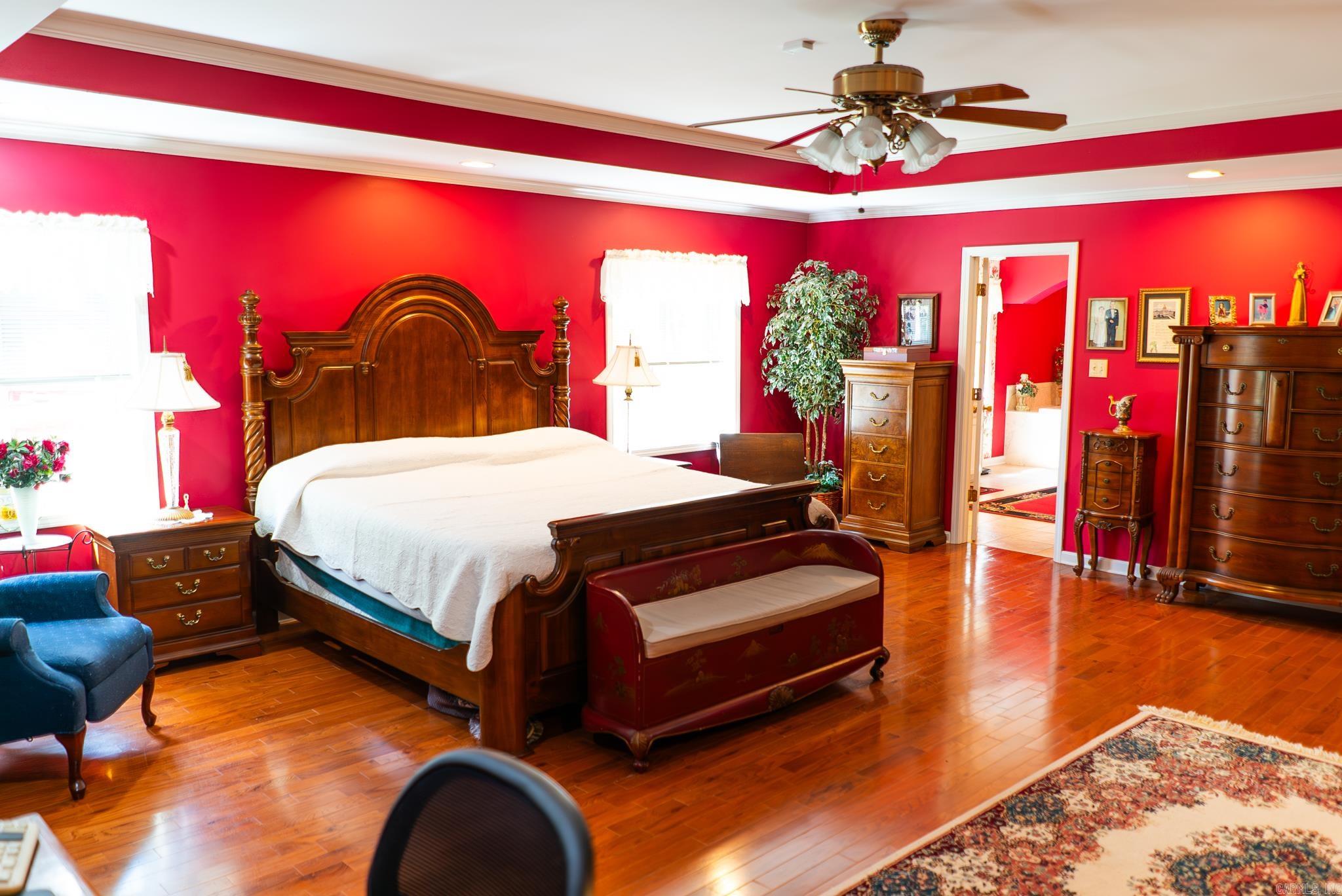 COUNTRY CLUB ESTATES - Residential