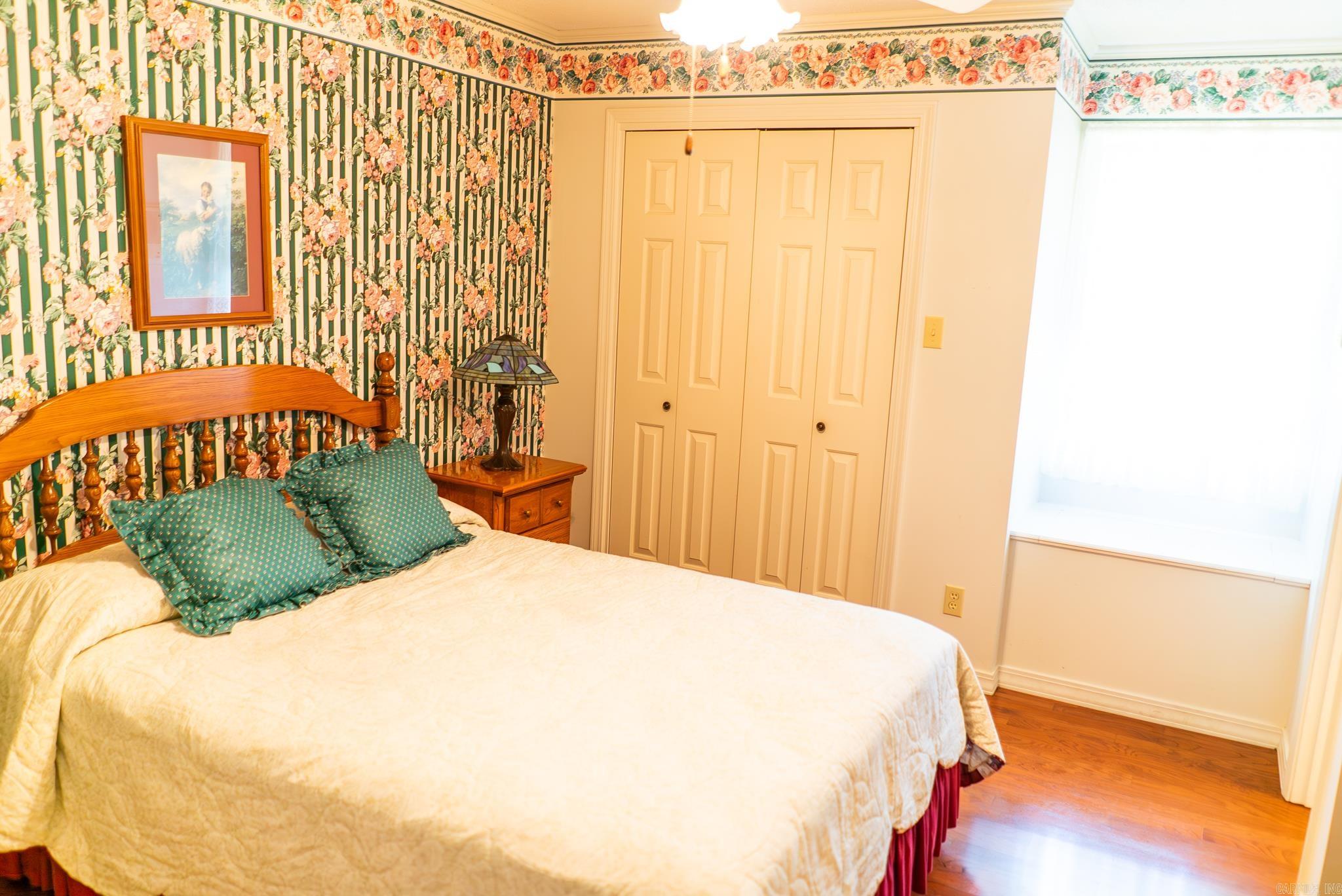 COUNTRY CLUB ESTATES - Residential