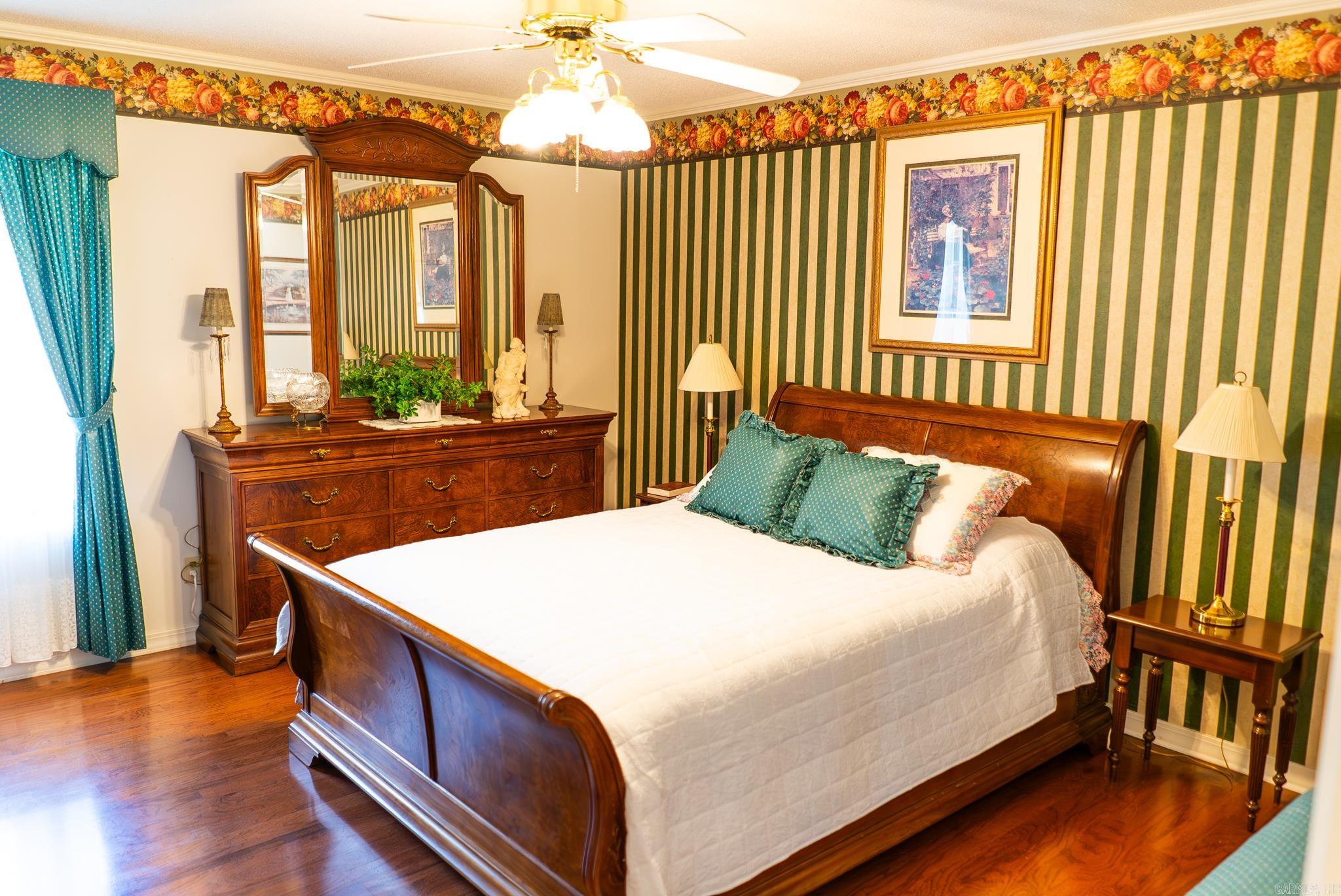 COUNTRY CLUB ESTATES - Residential