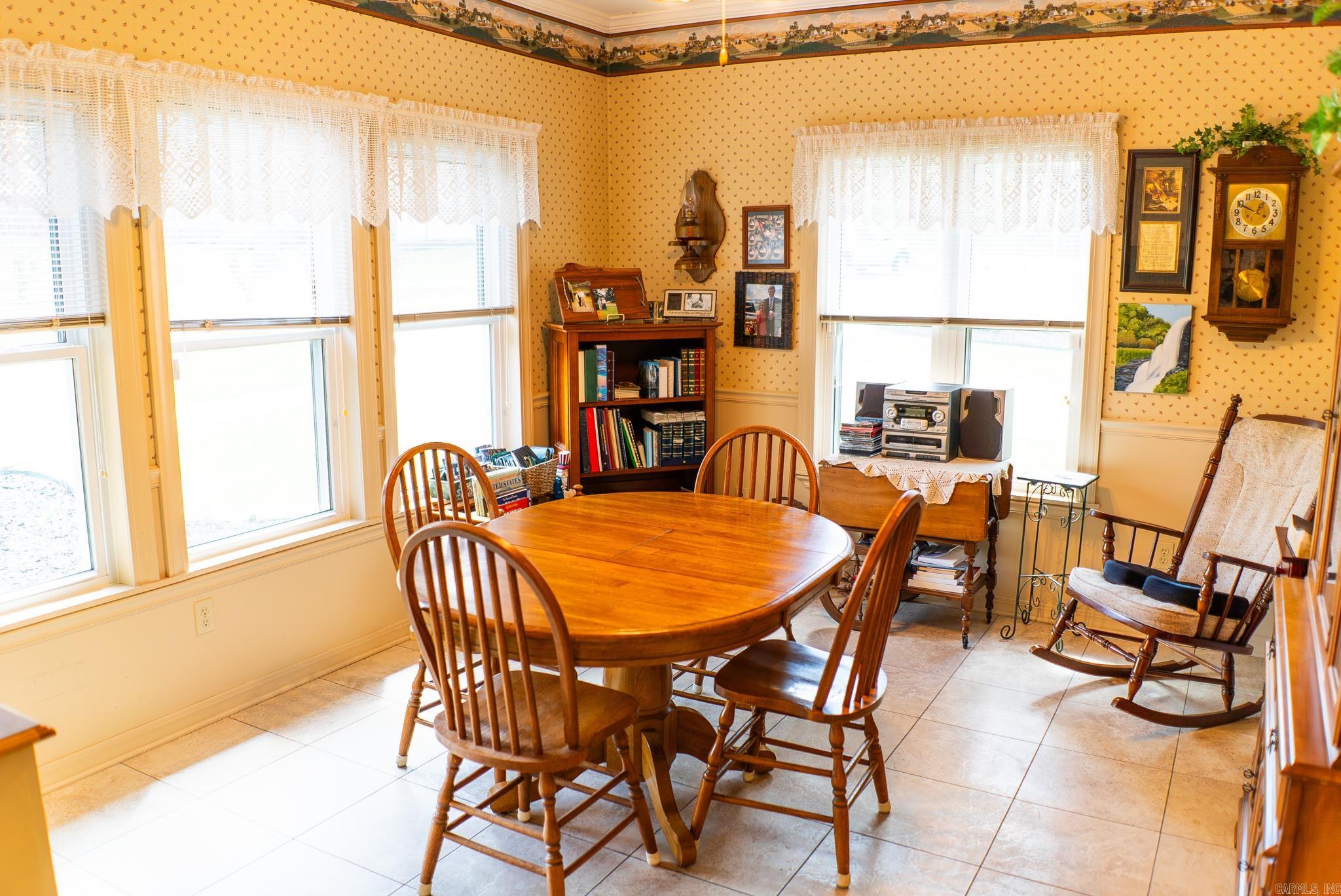 COUNTRY CLUB ESTATES - Residential