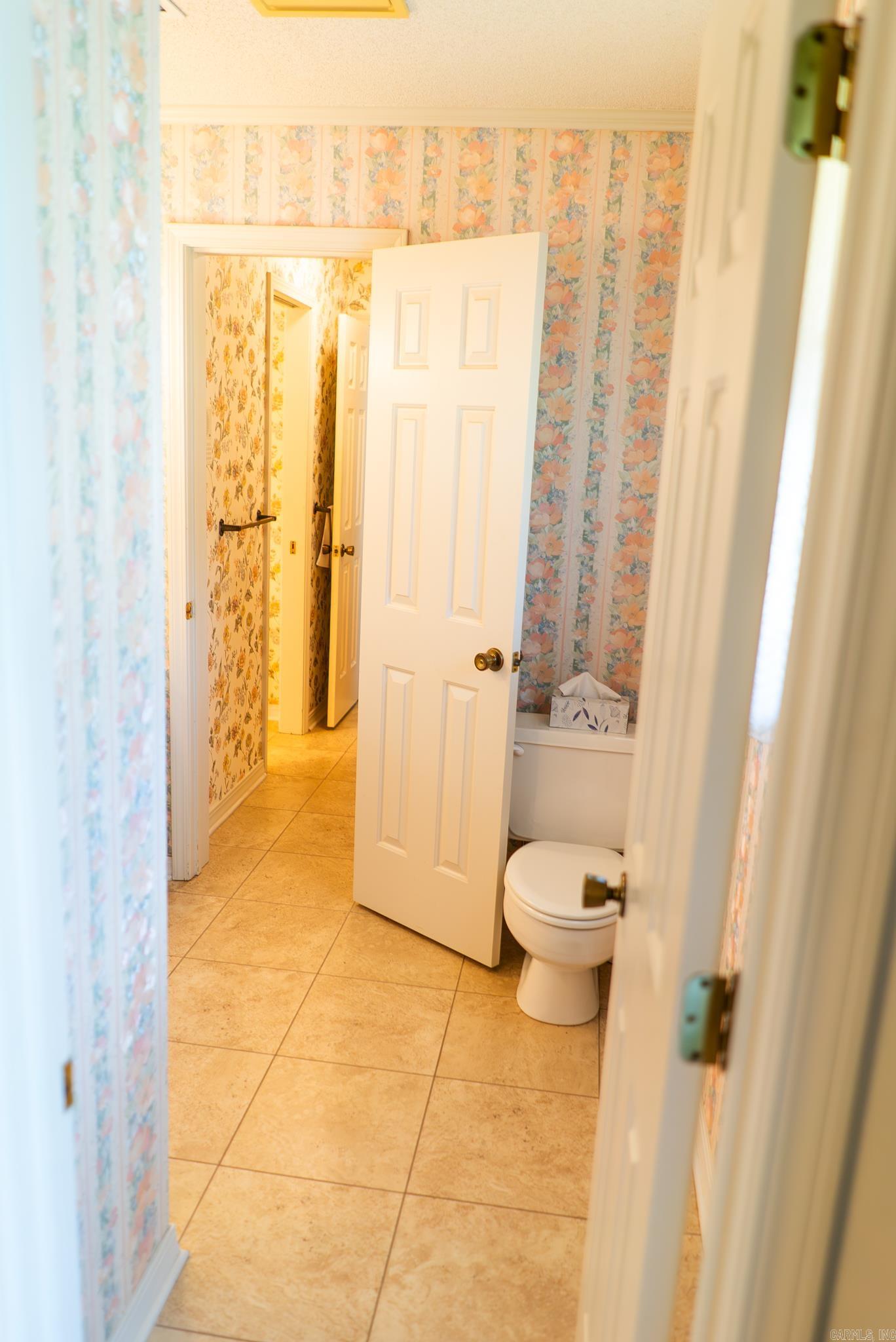 COUNTRY CLUB ESTATES - Residential