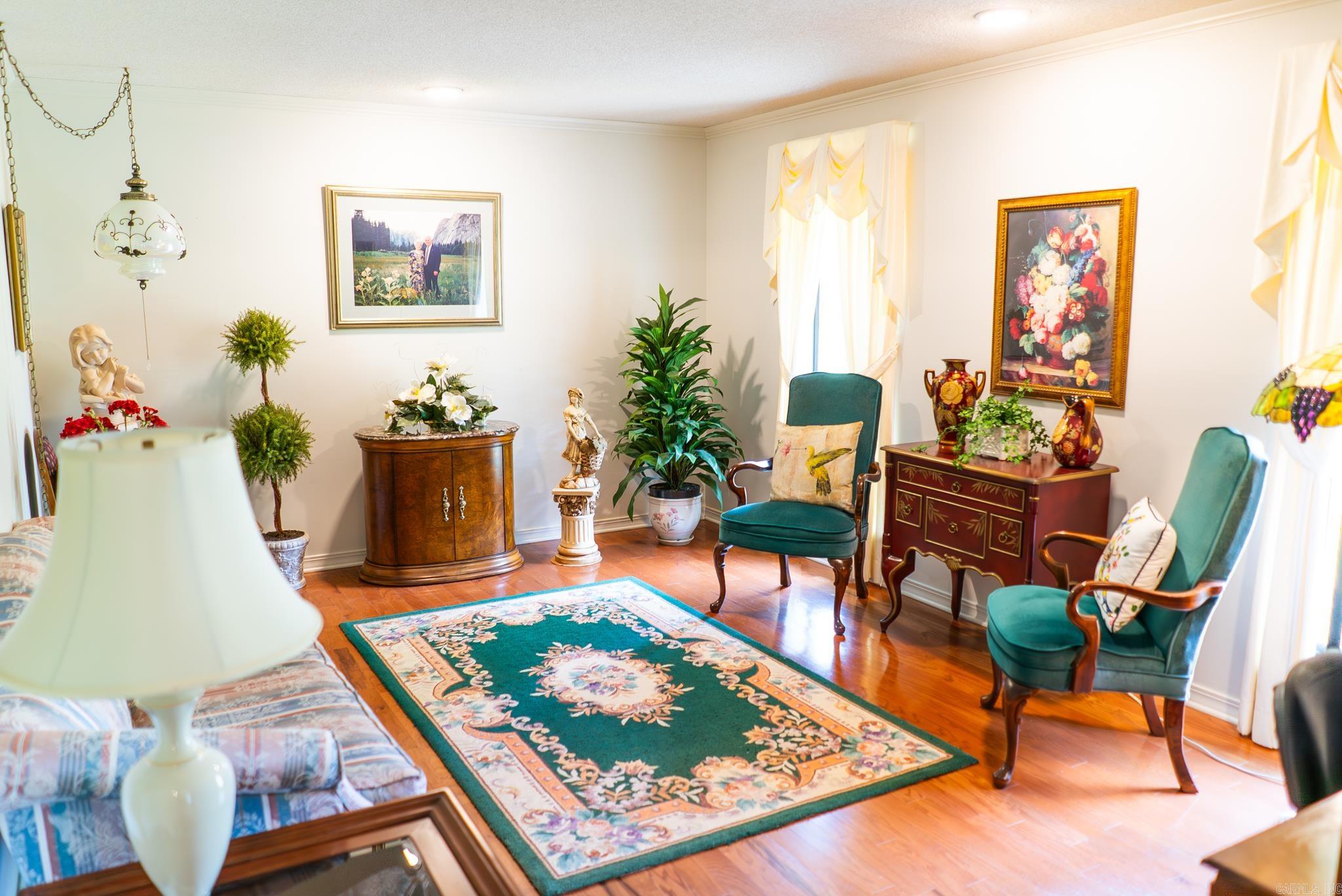 COUNTRY CLUB ESTATES - Residential