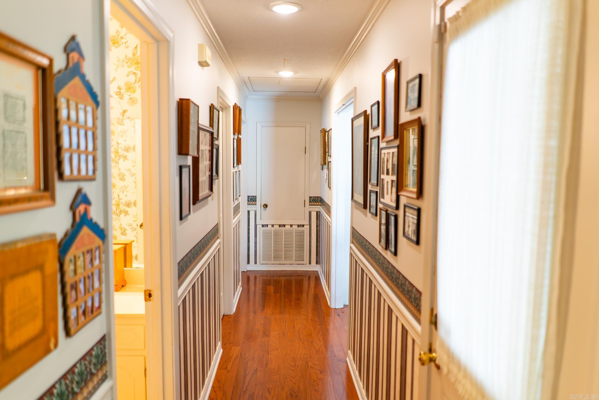 COUNTRY CLUB ESTATES - Residential