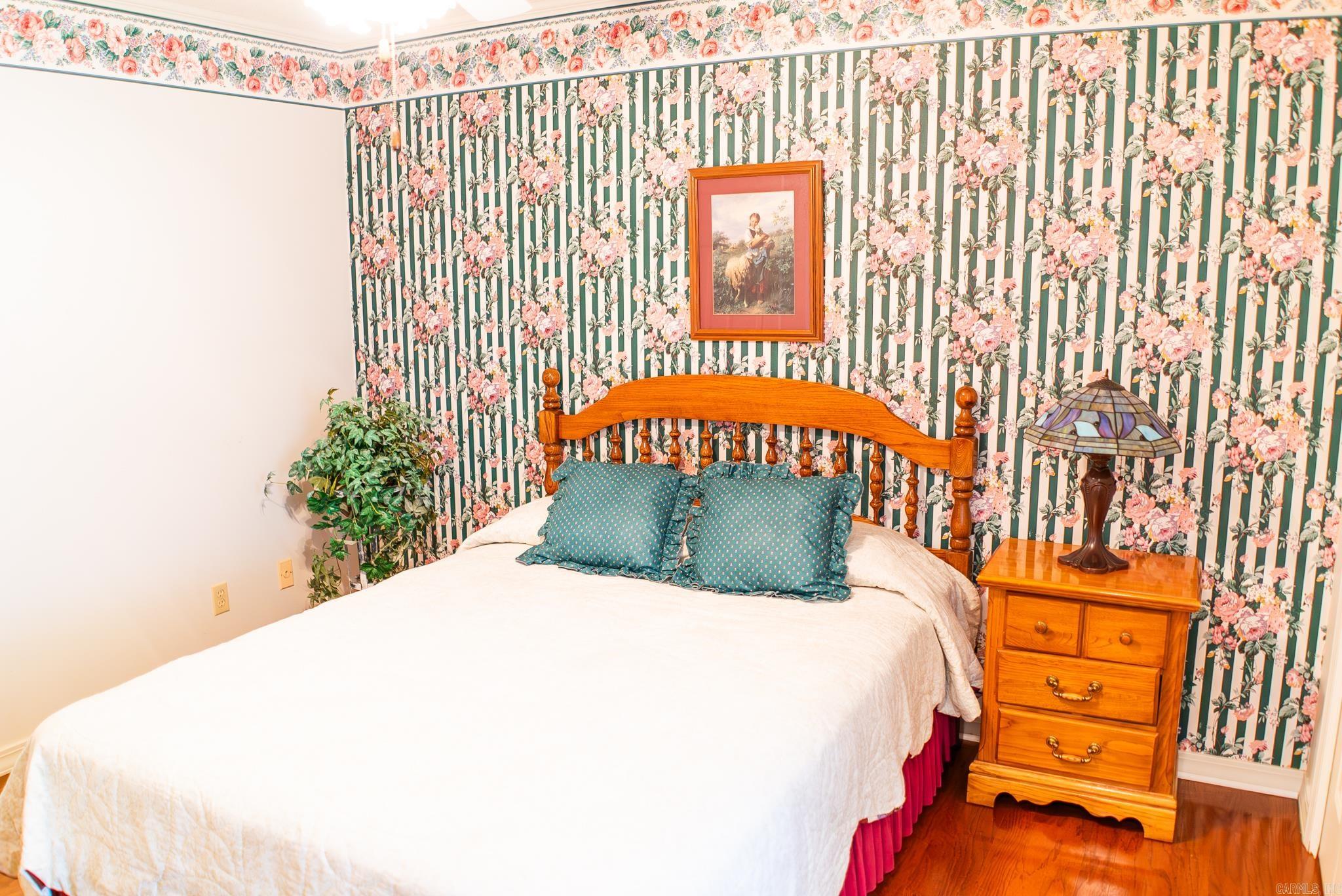 COUNTRY CLUB ESTATES - Residential