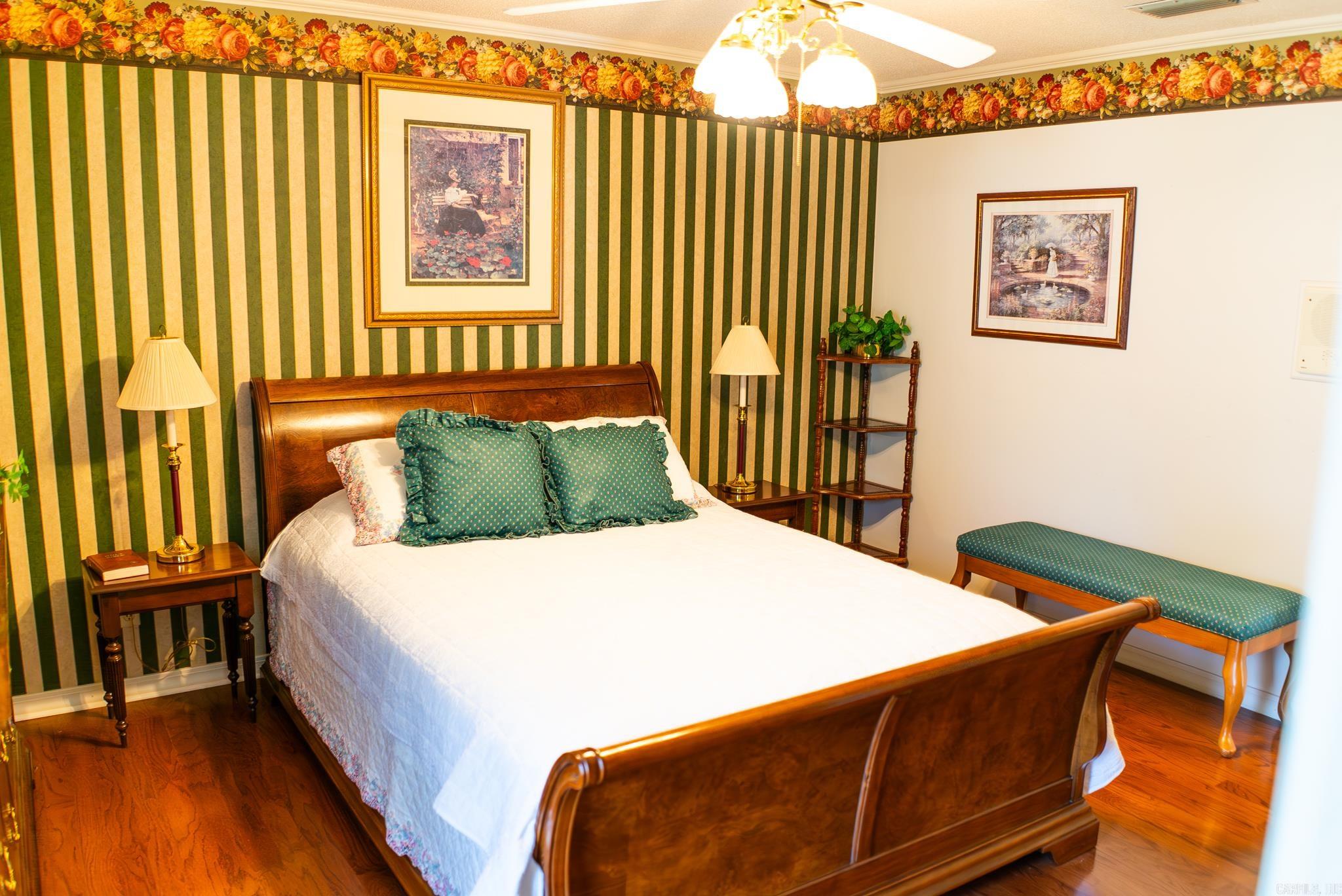 COUNTRY CLUB ESTATES - Residential